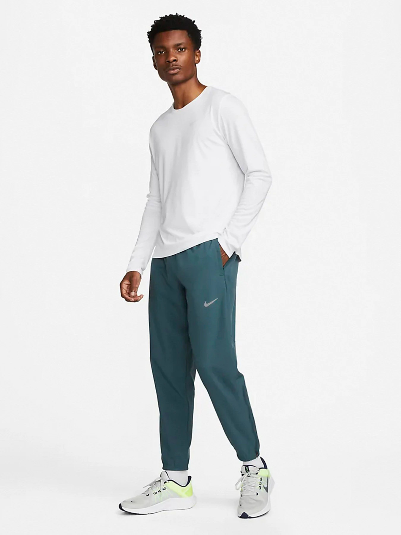 Брюки NIKE Dri-FIT Challenger модель DD4894-309 Фото