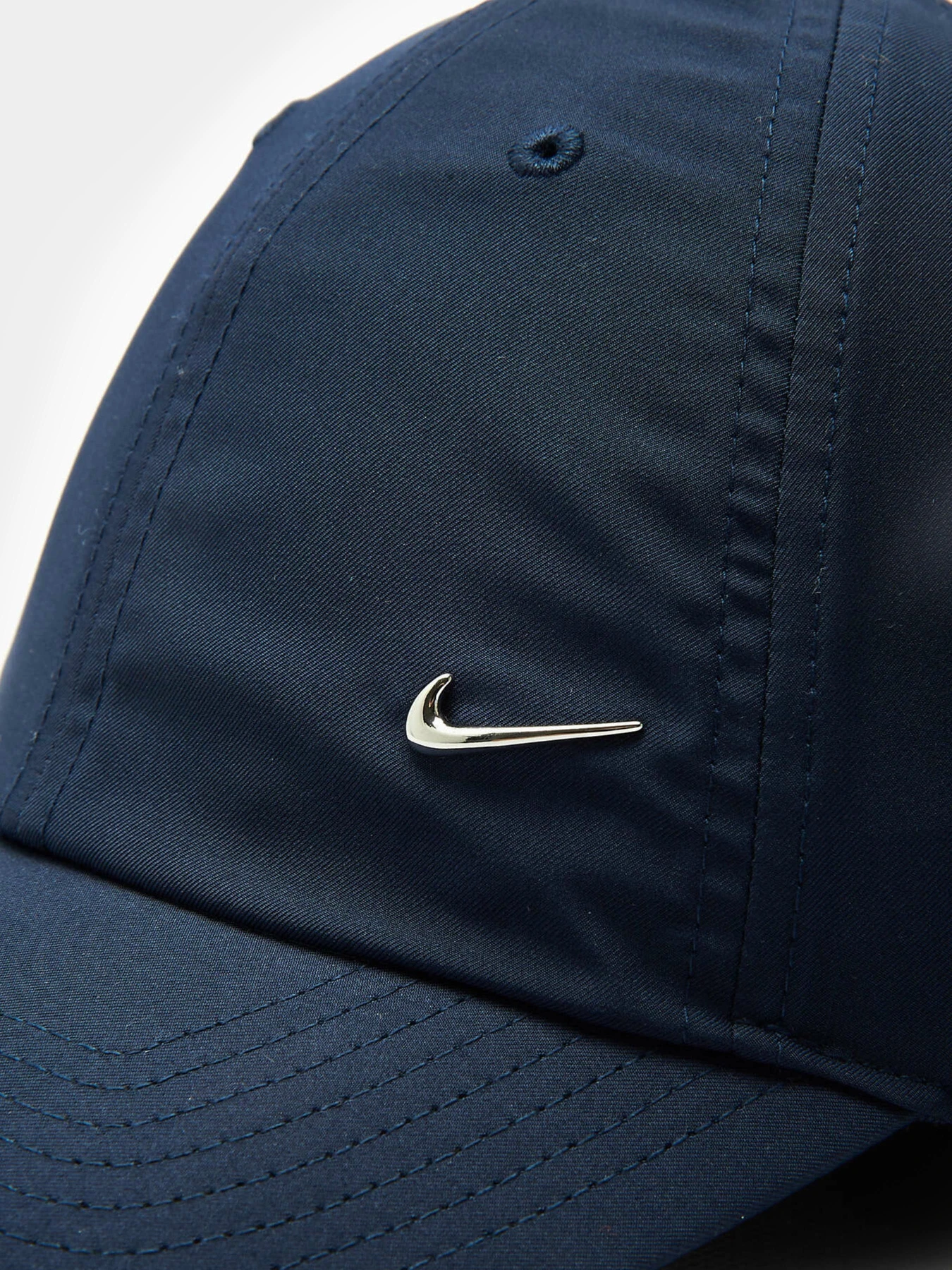 Шапки та кепки NIKE H86 Cap Metal Swoosh модель 943092-451 Шапки та кепки NIKE H86 Cap Metal Swoosh модель 943092-451 Фото