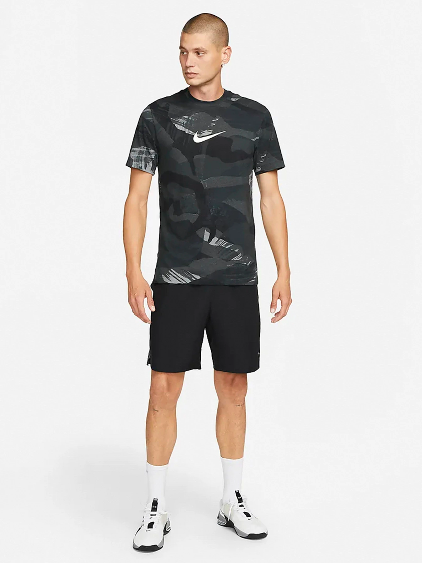 Футболки и поло NIKE Dri-FIT Camo модель DR7571-010 Футболки и поло NIKE Dri-FIT Camo модель DR7571-010 Фото
