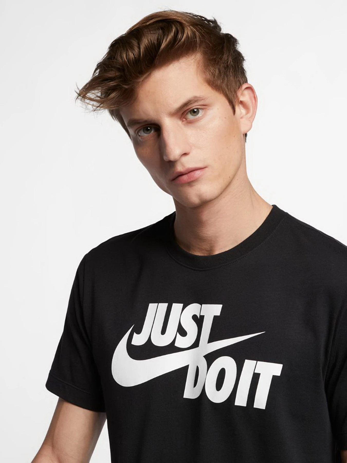 Футболки и поло NIKE NSW TEE JUST DO IT SWOOSH модель AR5006-011 Фото