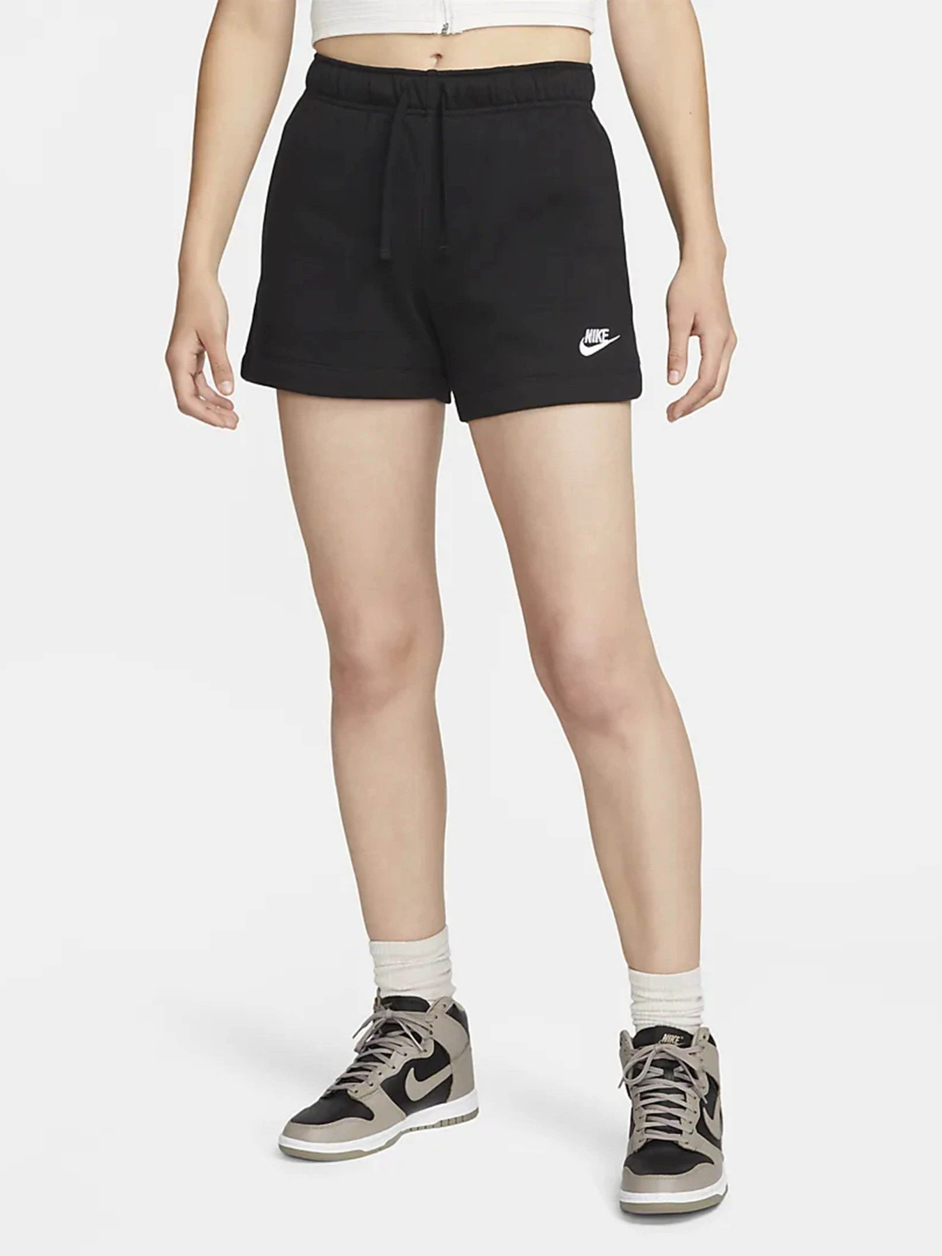 Шорты NIKE Sportswear Club Fleece модель DQ5802-010 Шорты NIKE Sportswear Club Fleece модель DQ5802-010 Фото