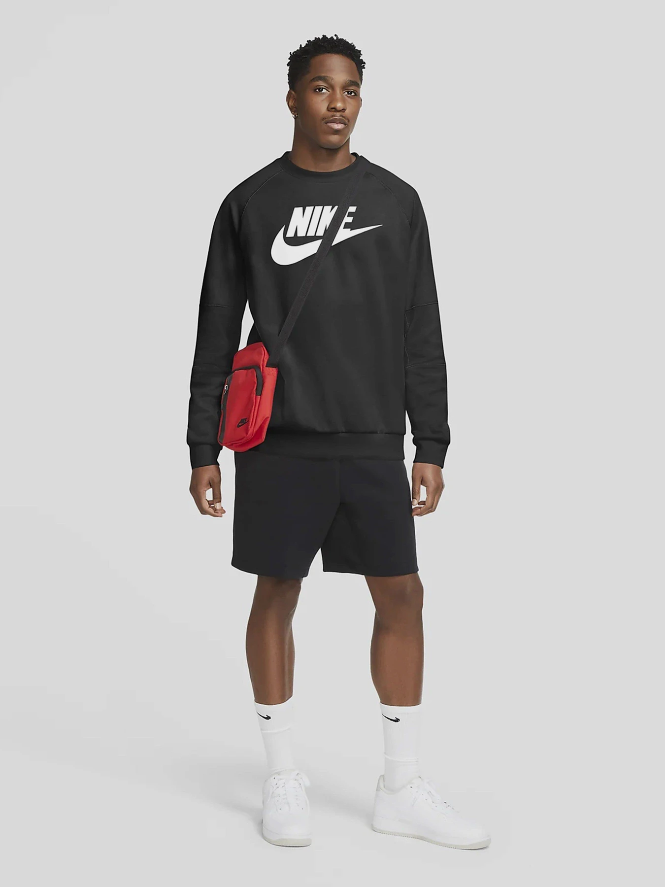 Худі та світшоти NIKE Fleece Crew модель CU4473-010 Фото