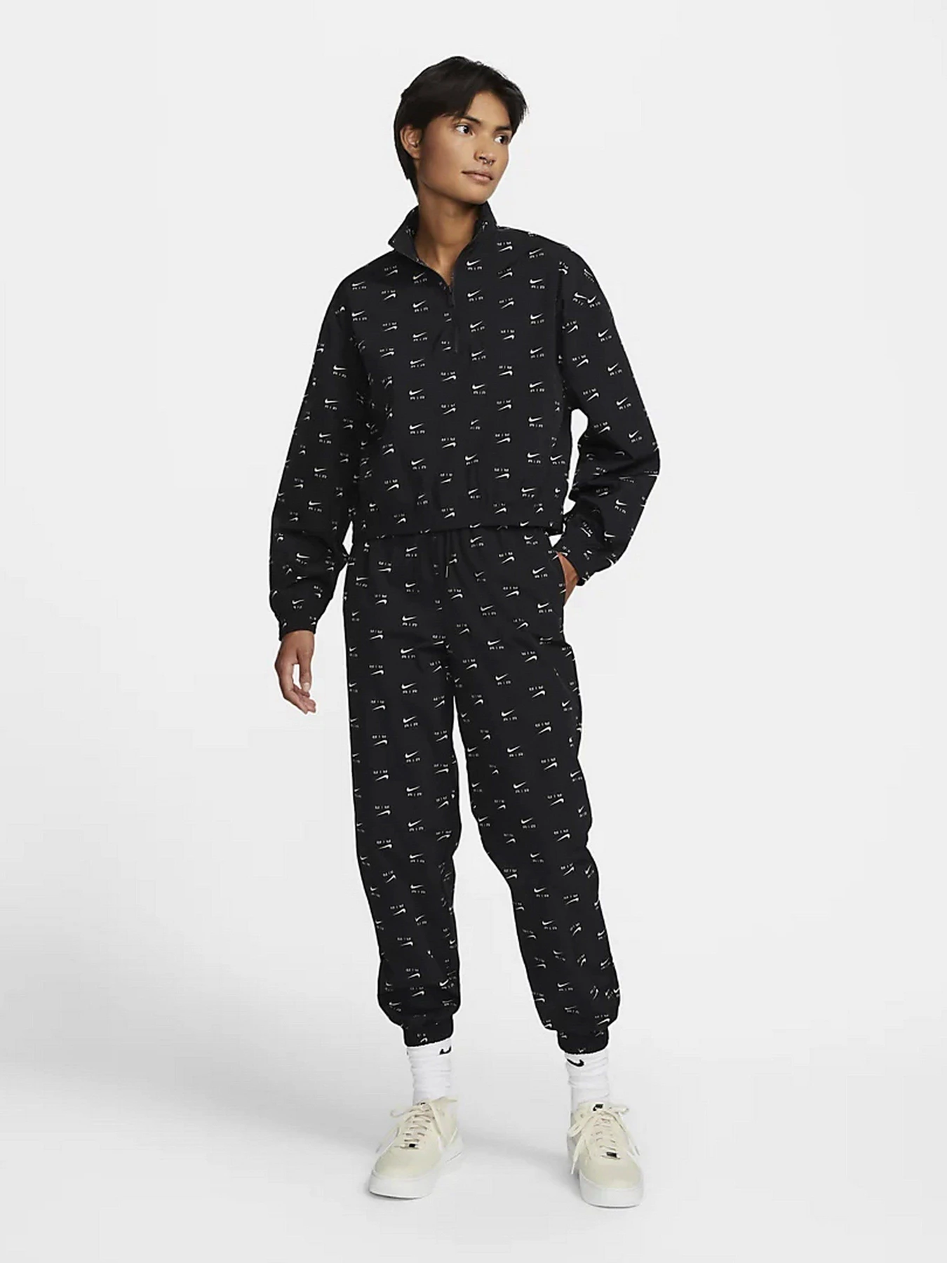 Худи и свитшоты NIKE Air Quarter-Zip модель DV8066-010 Худи и свитшоты NIKE Air Quarter-Zip модель DV8066-010 Фото
