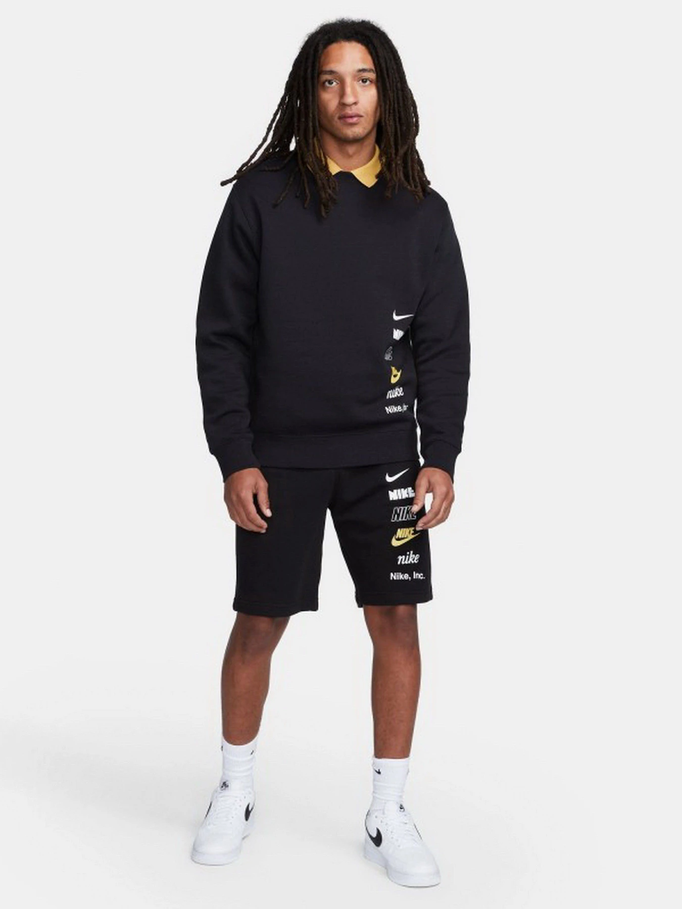Худі та світшоти NIKE M NK CLUB + BB CREW MLOGO модель DX0781-010 Худі та світшоти NIKE M NK CLUB + BB CREW MLOGO модель DX0781-010 Фото