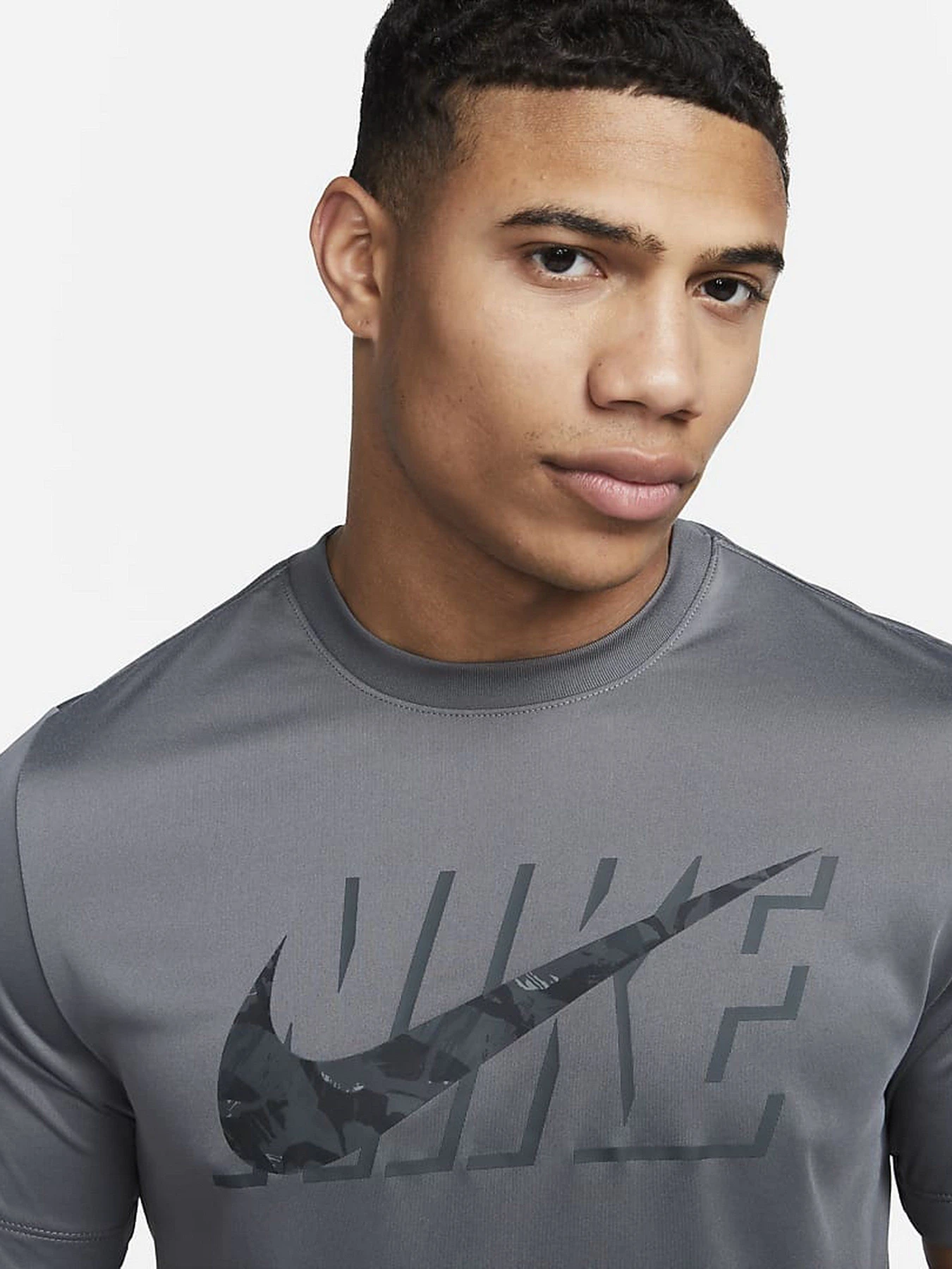 Футболки и поло NIKE Dri-FIT модель DZ2741-068 Футболки и поло NIKE Dri-FIT модель DZ2741-068 Фото
