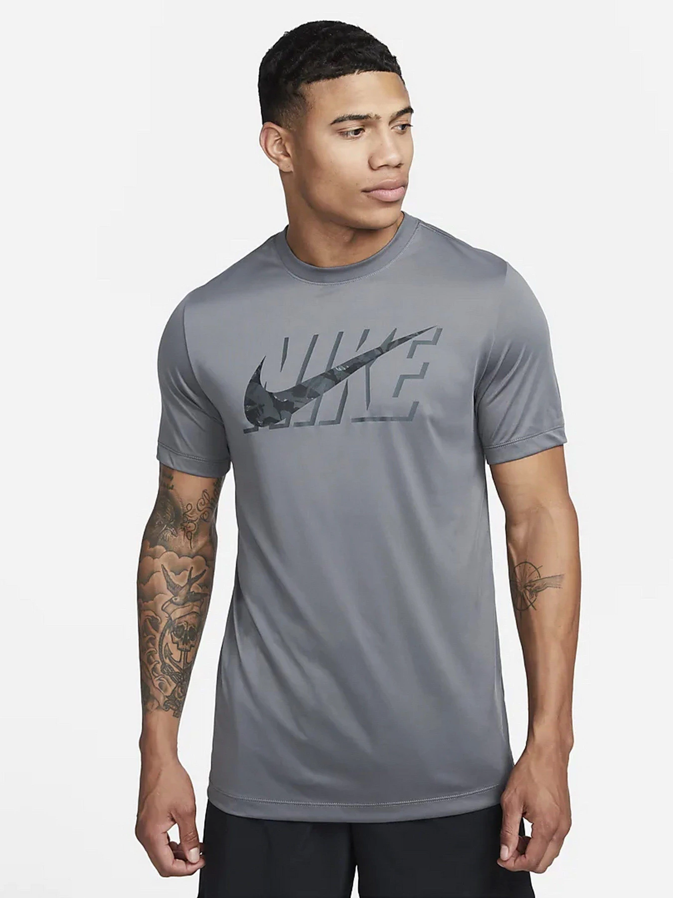 Футболки и поло NIKE Dri-FIT модель DZ2741-068 Футболки и поло NIKE Dri-FIT модель DZ2741-068 Фото