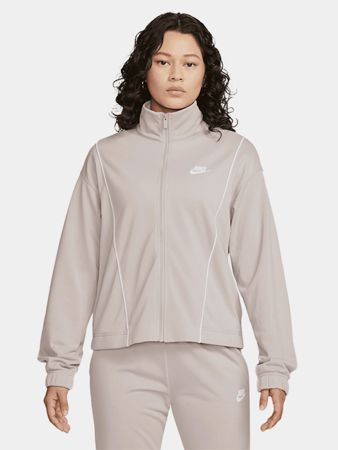 Костюмы NIKE Sportswear Essential модель DD5860-272 Костюмы NIKE Sportswear Essential модель DD5860-272 Фото