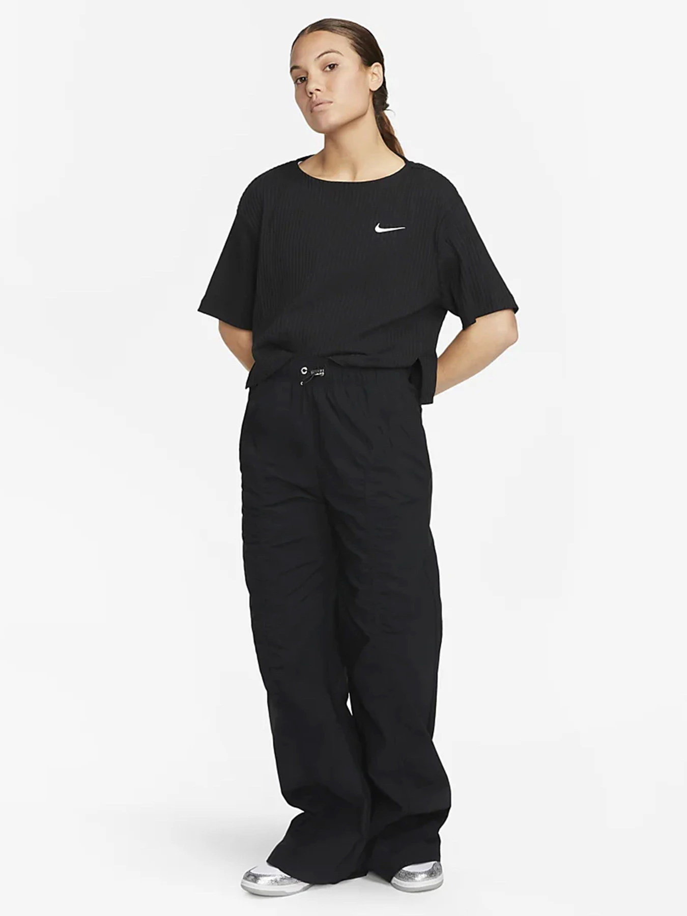 Футболки і поло NIKE Sportswear модель DV7870-010 Футболки і поло NIKE Sportswear модель DV7870-010 Фото
