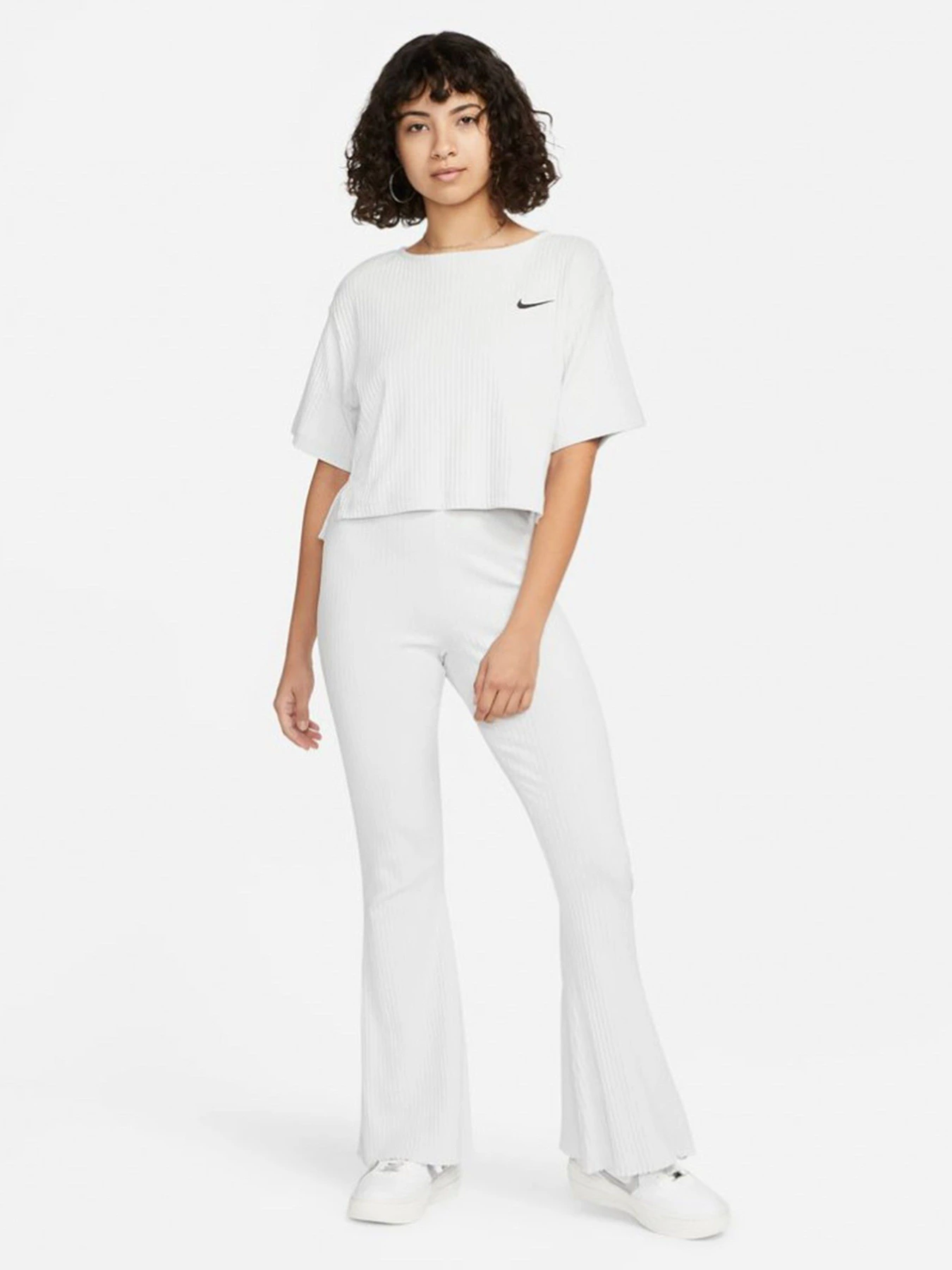 Футболки і поло NIKE Sportswear модель DV7870-025 Футболки і поло NIKE Sportswear модель DV7870-025 Фото