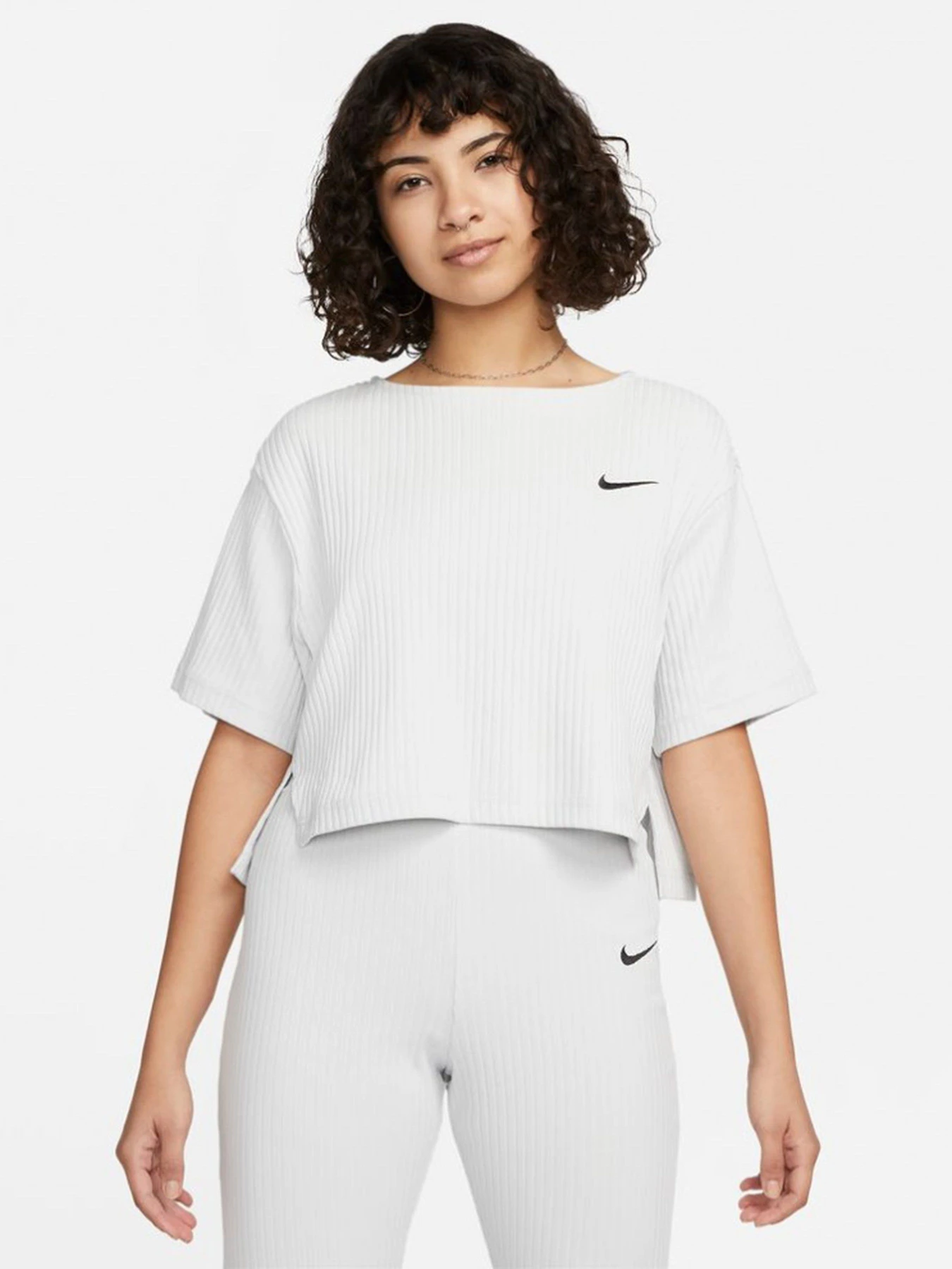 Футболки і поло NIKE Sportswear модель DV7870-025 Футболки і поло NIKE Sportswear модель DV7870-025 Фото