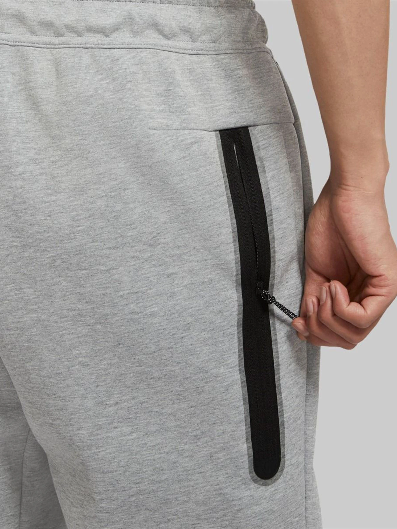 Шорты NIKE Sportswear Tech модель CU4503-063 Шорты NIKE Sportswear Tech модель CU4503-063 Фото
