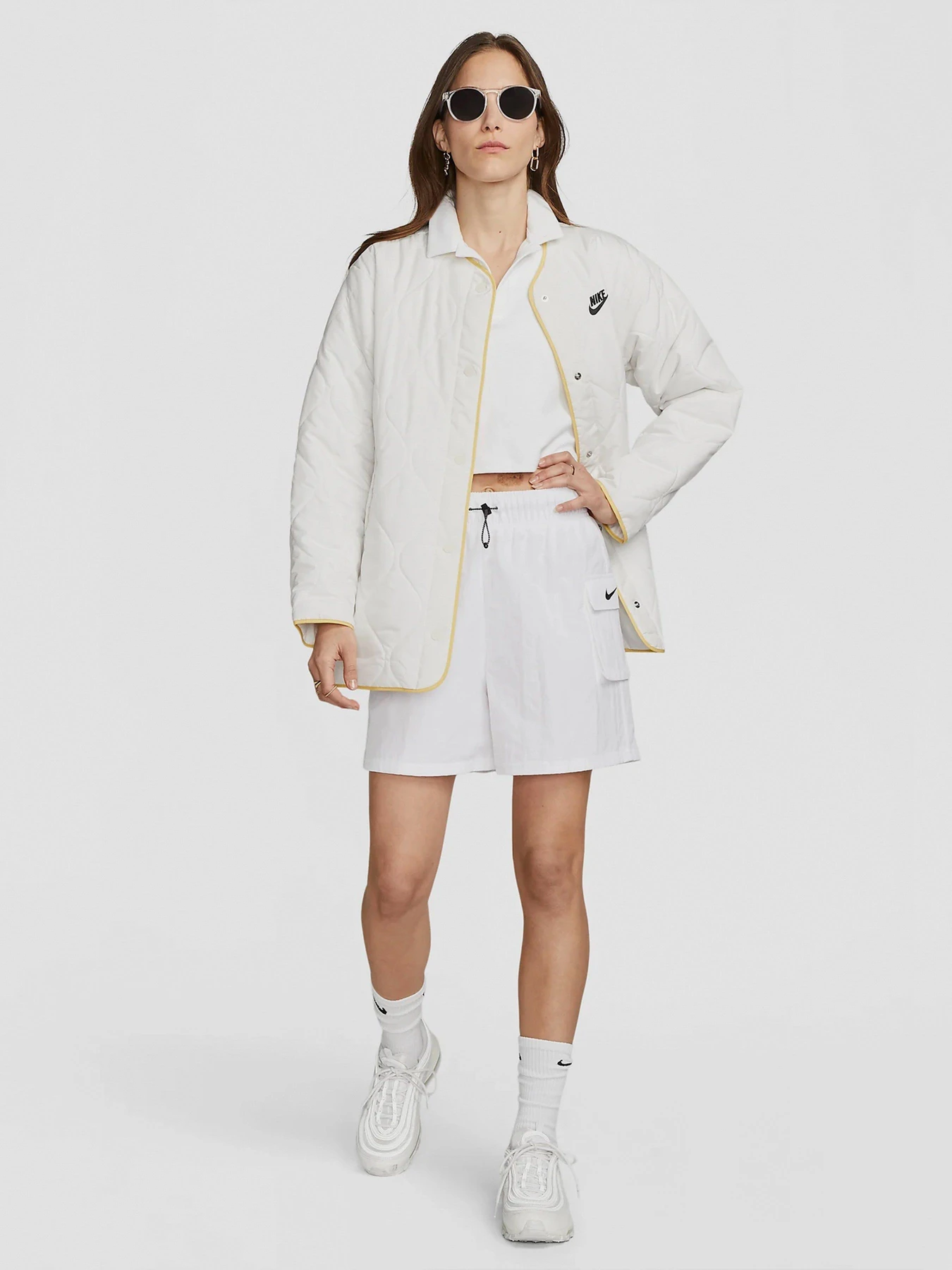 Шорты NIKE Sportswear Essential модель DM6247-100 Шорты NIKE Sportswear Essential модель DM6247-100 Фото