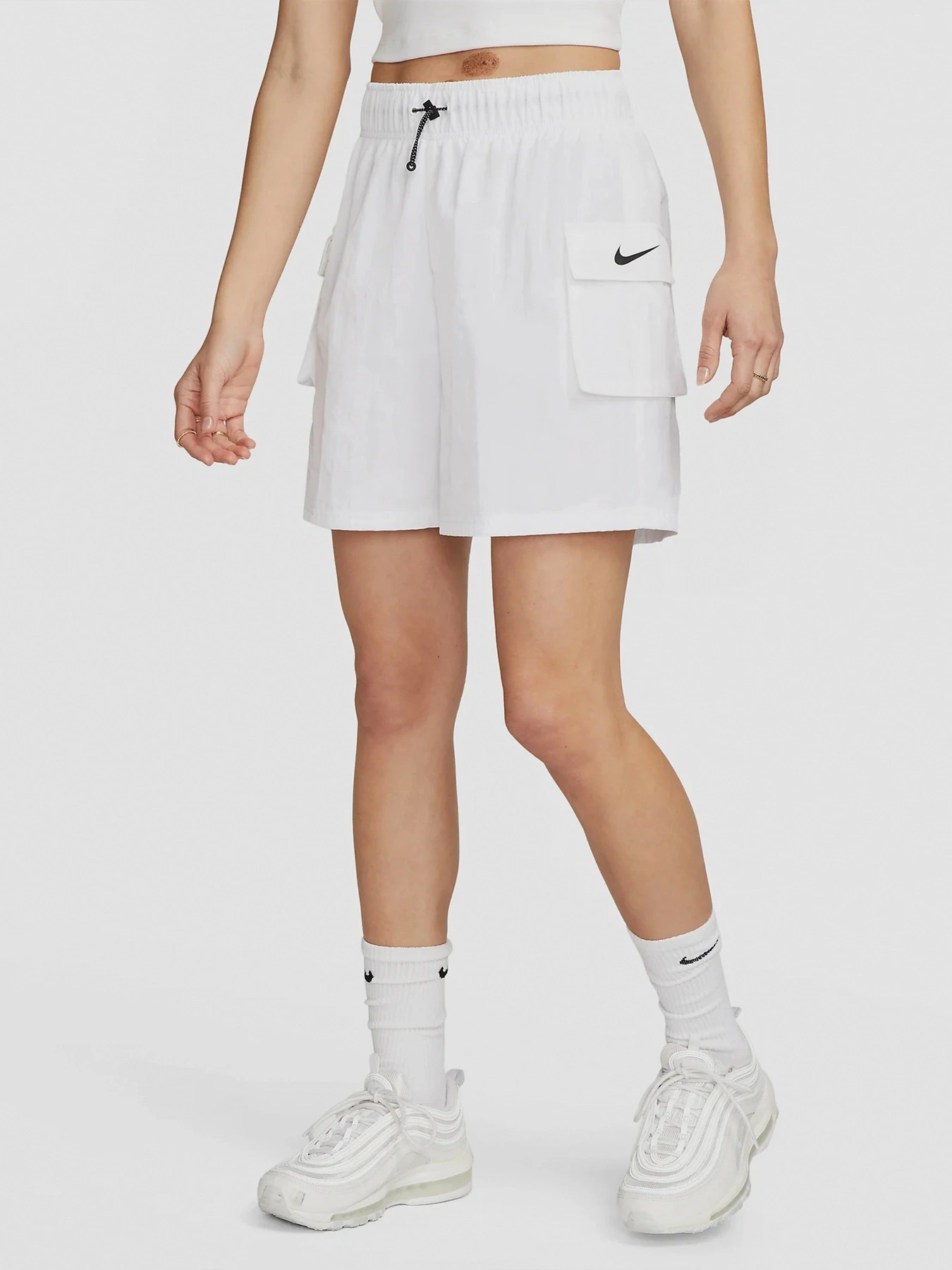 Шорты NIKE Sportswear Essential модель DM6247-100 Шорты NIKE Sportswear Essential модель DM6247-100 Фото