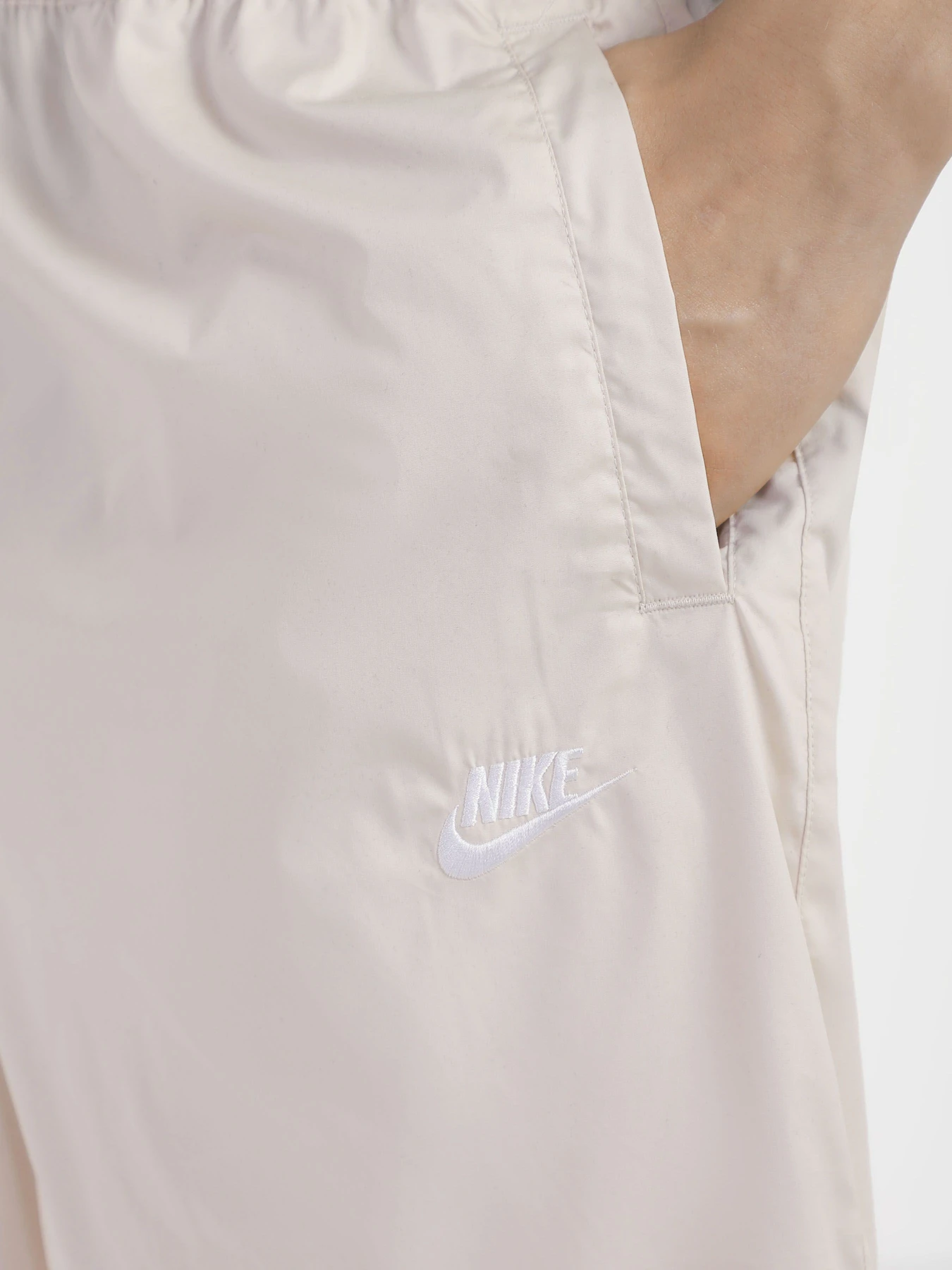 Шорти NIKE Sportswear Sport Essential модель DM6917-104 Шорти NIKE Sportswear Sport Essential модель DM6917-104 Фото