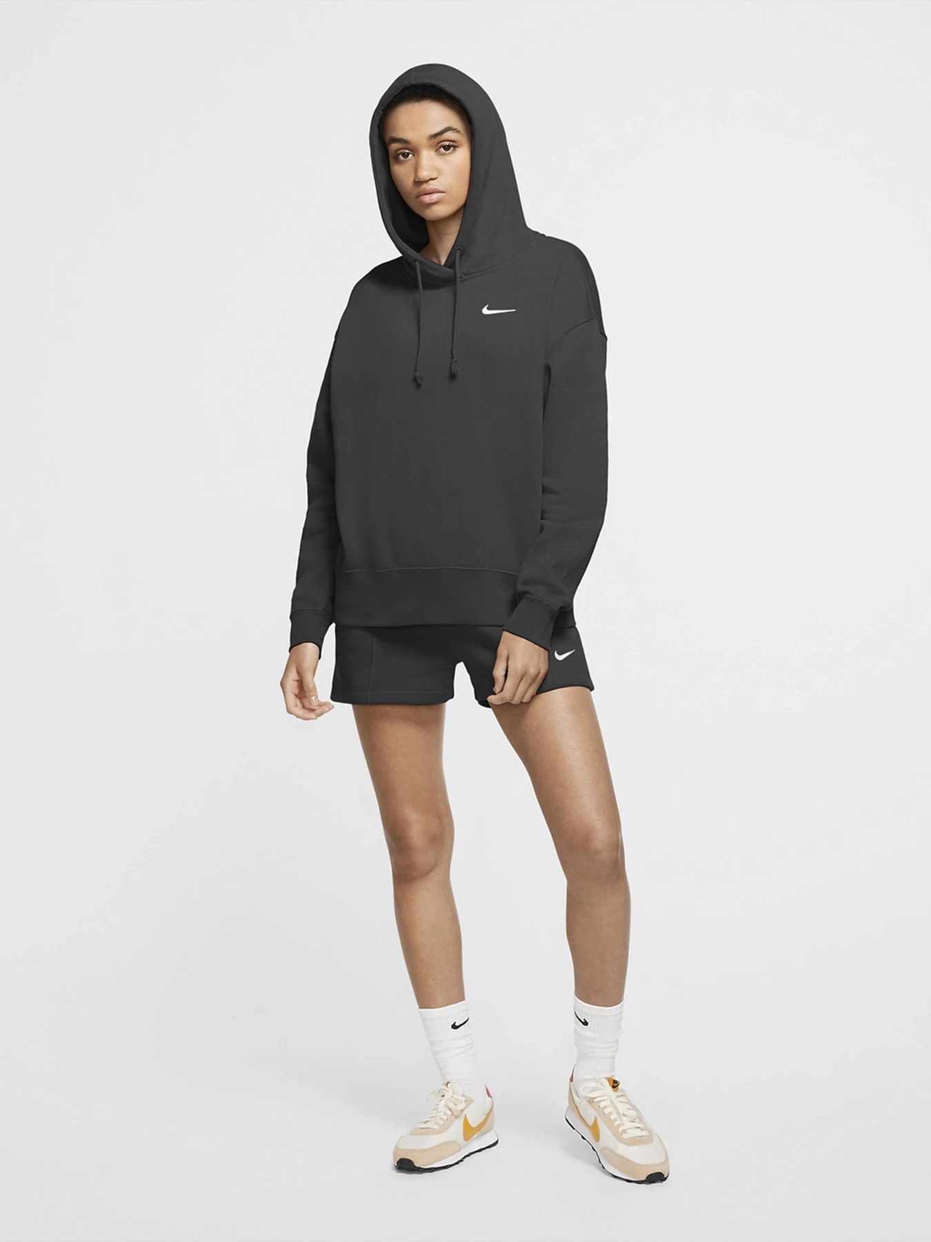 Худи и свитшоты NIKE Sportswear Fleece модель CZ2590-010 Худи и свитшоты NIKE Sportswear Fleece модель CZ2590-010 Фото