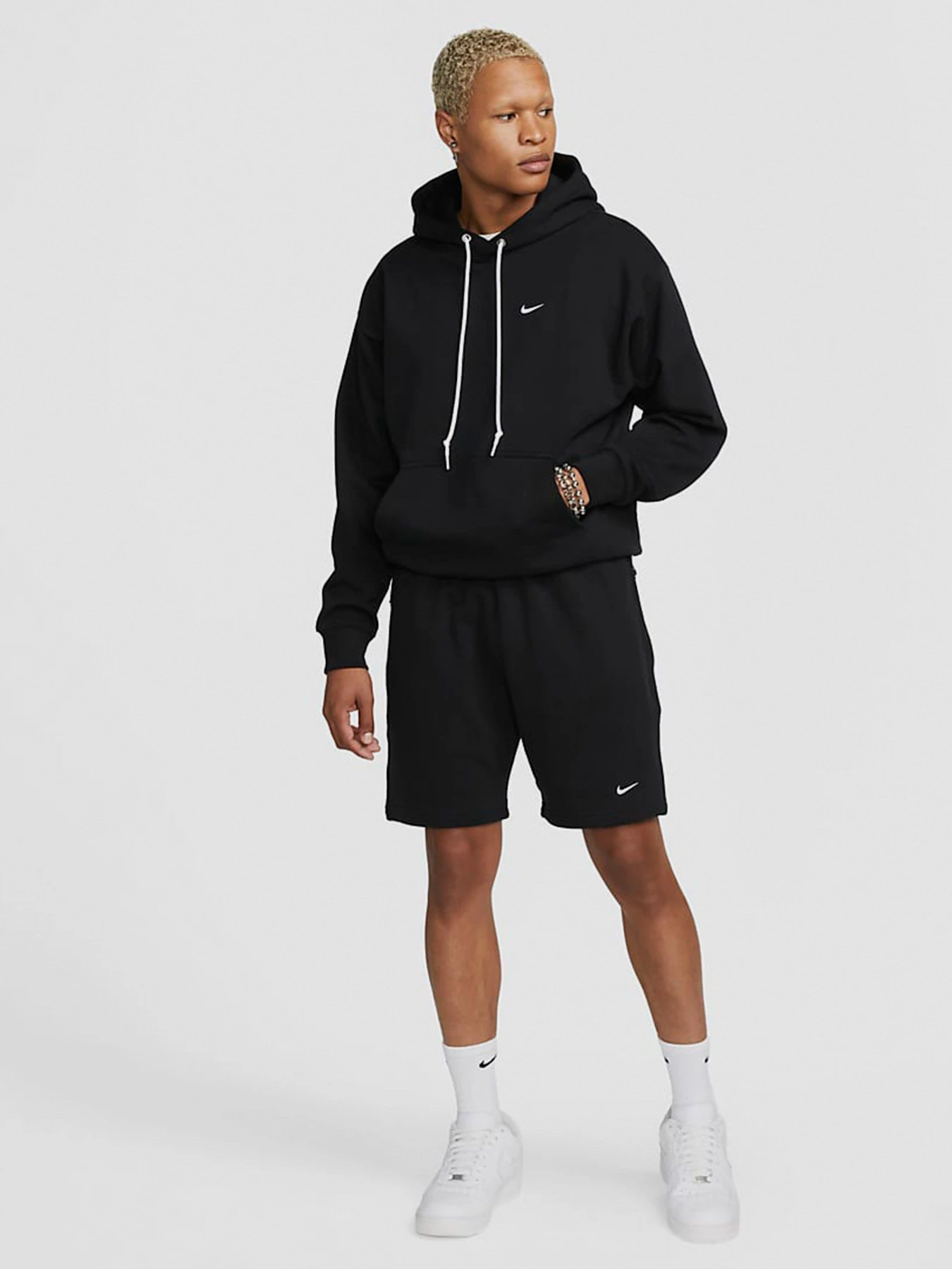 Худи и свитшоты NIKE Solo Swoosh модель DX0813-010 Худи и свитшоты NIKE Solo Swoosh модель DX0813-010 Фото