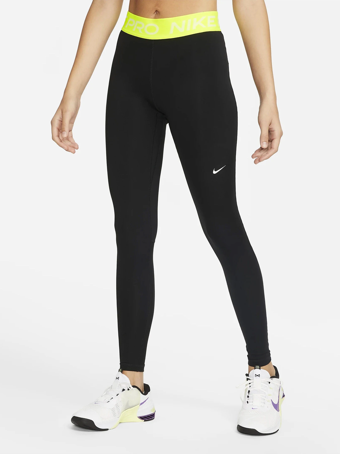 Брюки NIKE NIKE PRO MID-RISE модель CZ9779-013 Брюки NIKE NIKE PRO MID-RISE модель CZ9779-013 Фото