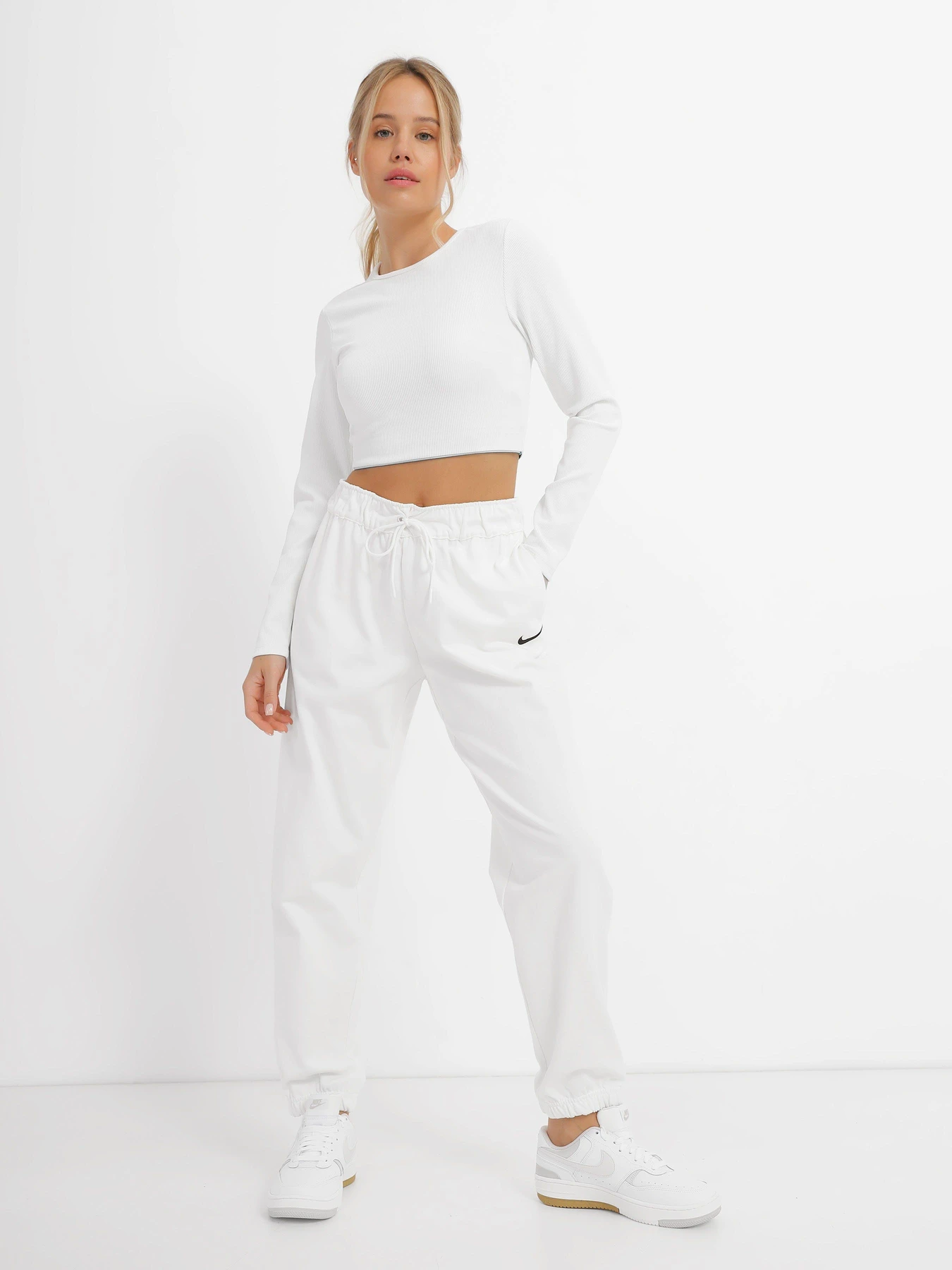 Брюки NIKE Sportswear Easy Jogger модель DM6419-133 Фото