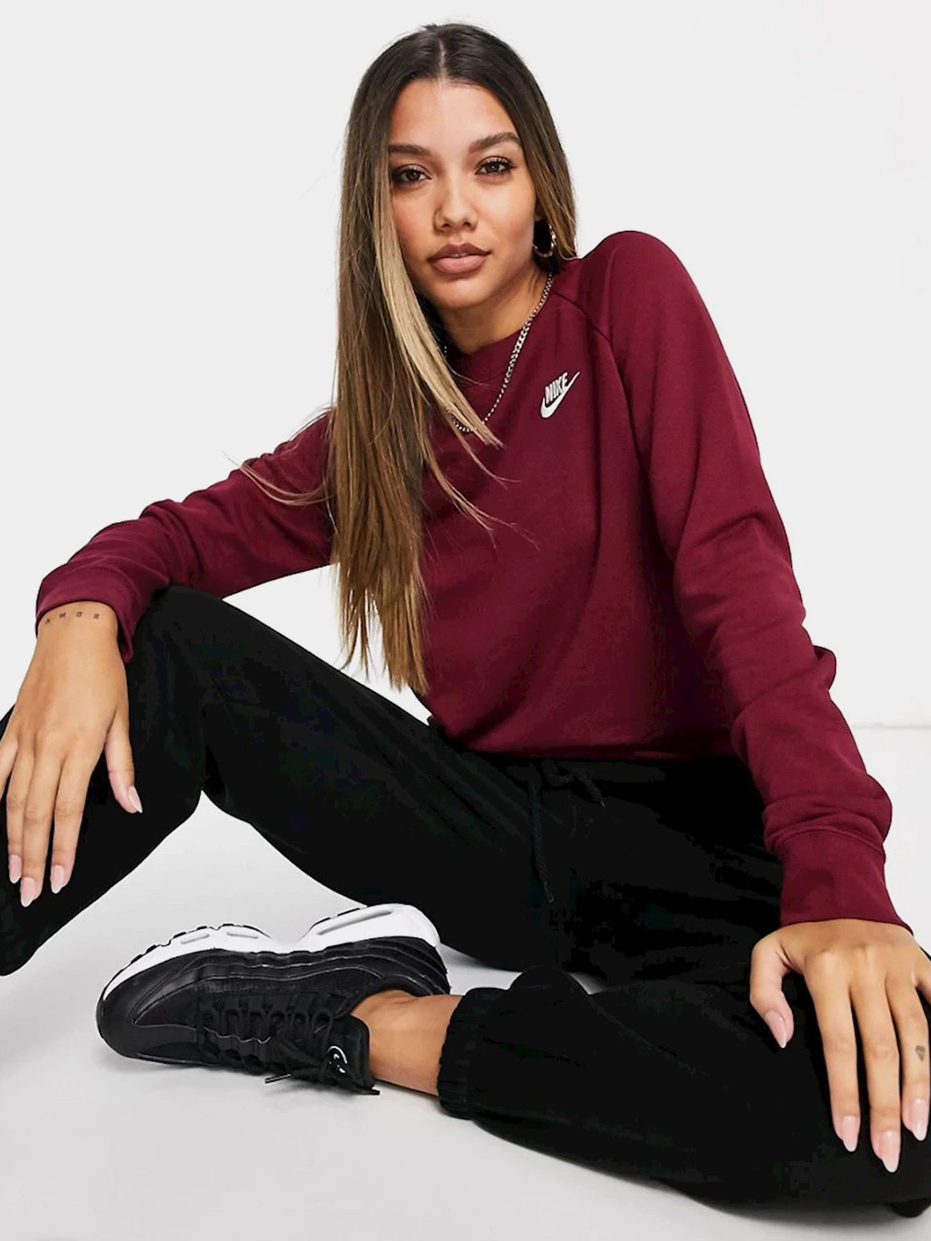 Худи и свитшоты NIKE Sportswear модель BV4110-638 Худи и свитшоты NIKE Sportswear модель BV4110-638 Фото