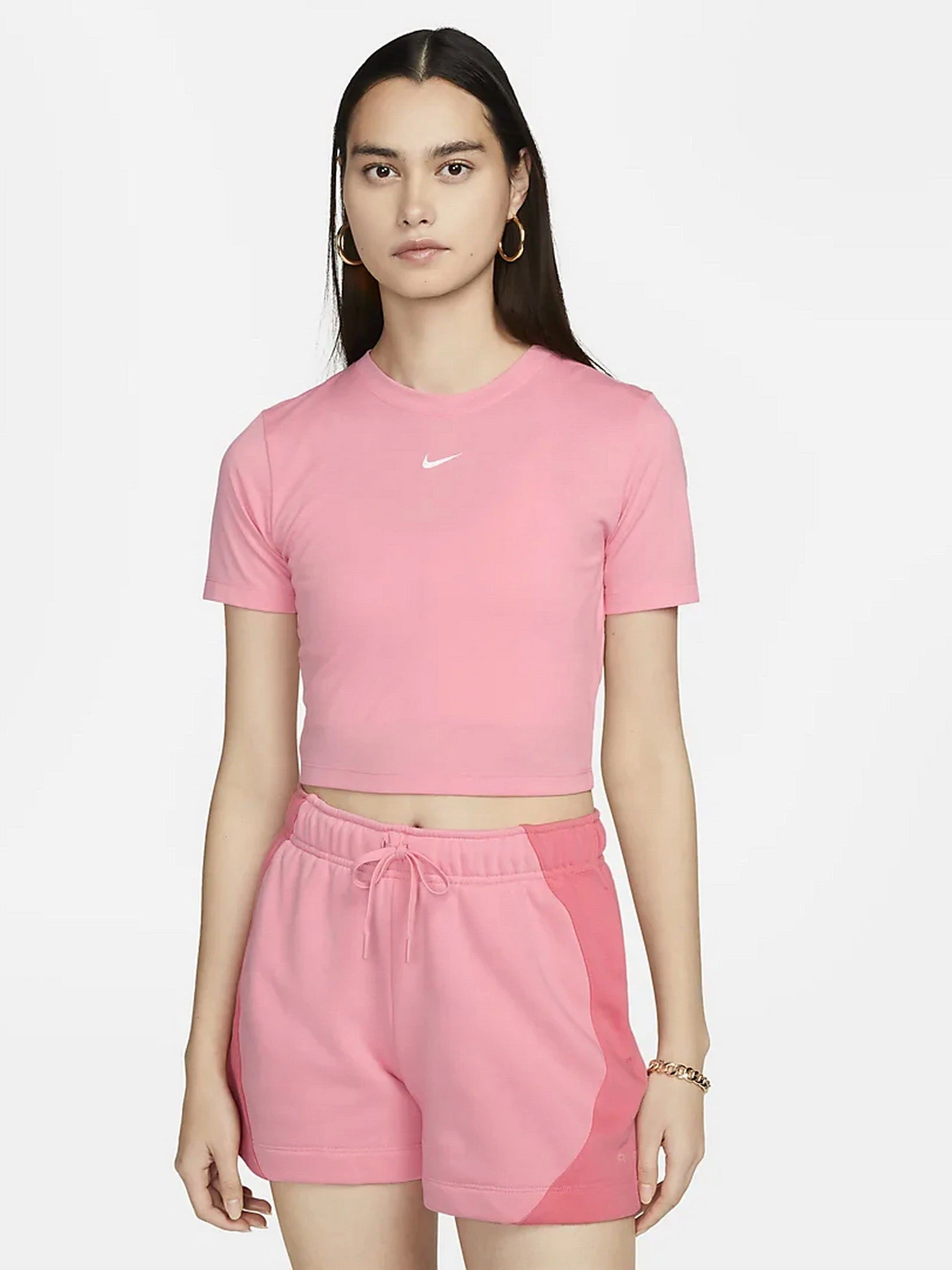 Футболки и поло NIKE Sportswear Essential модель FB2873-611 Футболки и поло NIKE Sportswear Essential модель FB2873-611 Фото