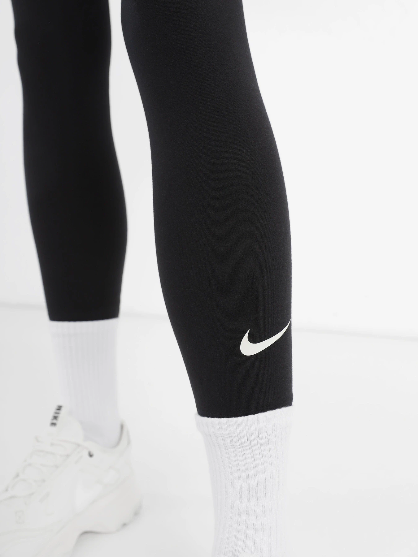 Штани NIKE HIGH-WAISTED 7/8 модель DV7789-010 Штани NIKE HIGH-WAISTED 7/8 модель DV7789-010 Фото