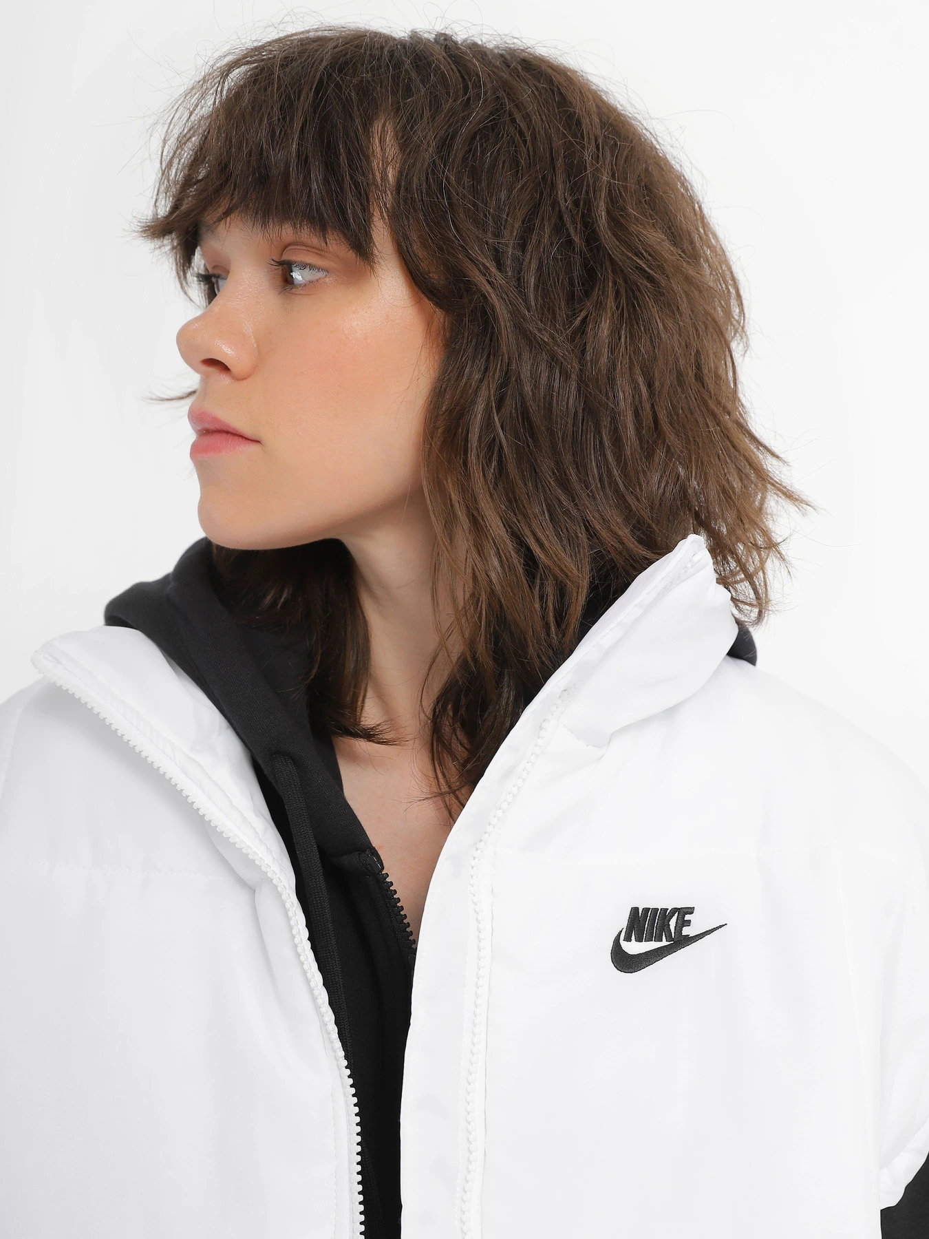 Куртки та дублянки NIKE Sportswear Classic Therma-FIT модель FB7679-100 Куртки та дублянки NIKE Sportswear Classic Therma-FIT модель FB7679-100 Фото