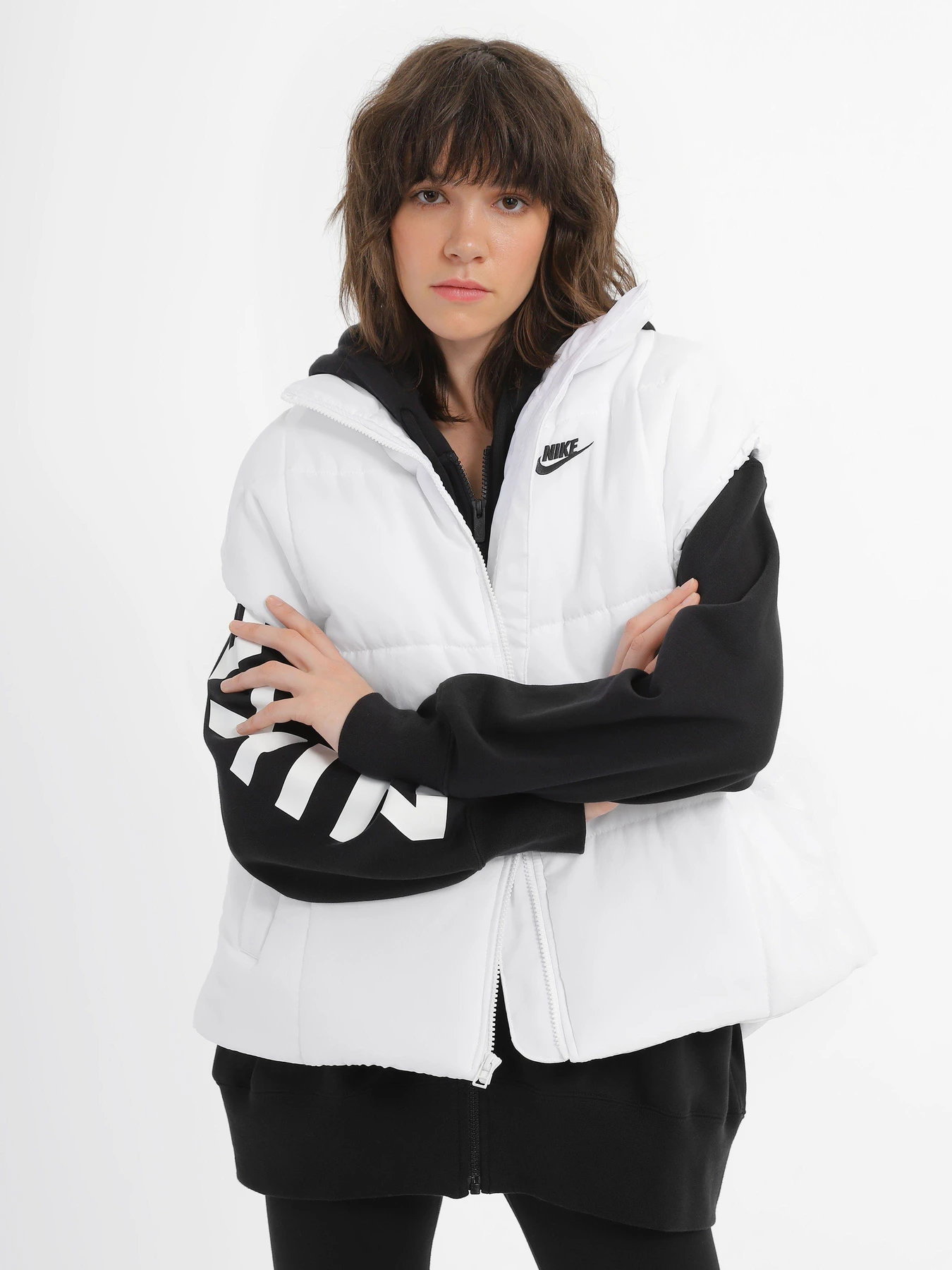 Куртки та дублянки NIKE Sportswear Classic Therma-FIT модель FB7679-100 Куртки та дублянки NIKE Sportswear Classic Therma-FIT модель FB7679-100 Фото