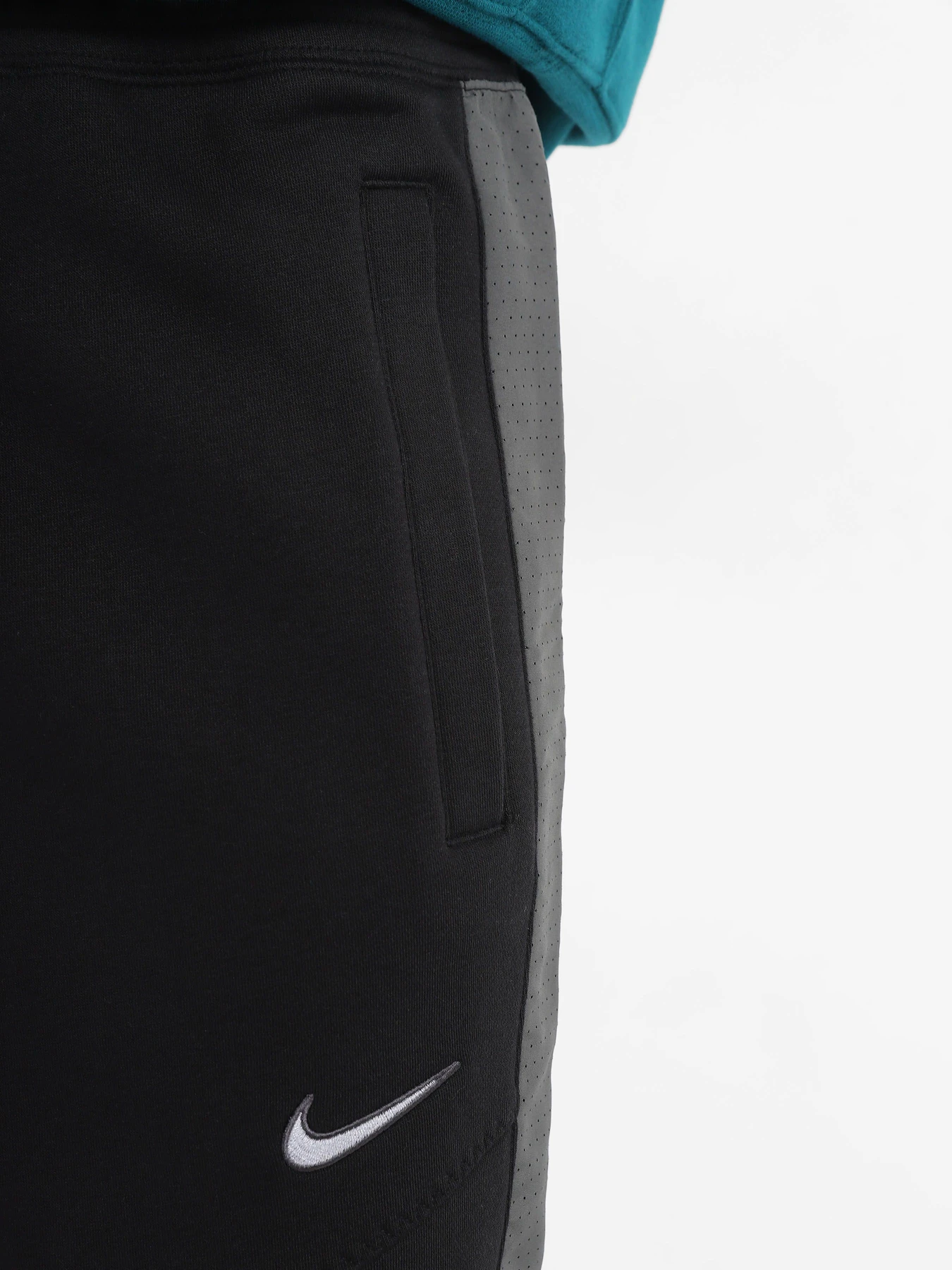 Штани NIKE Sportswear Club Fleece модель FN0246-010 Фото
