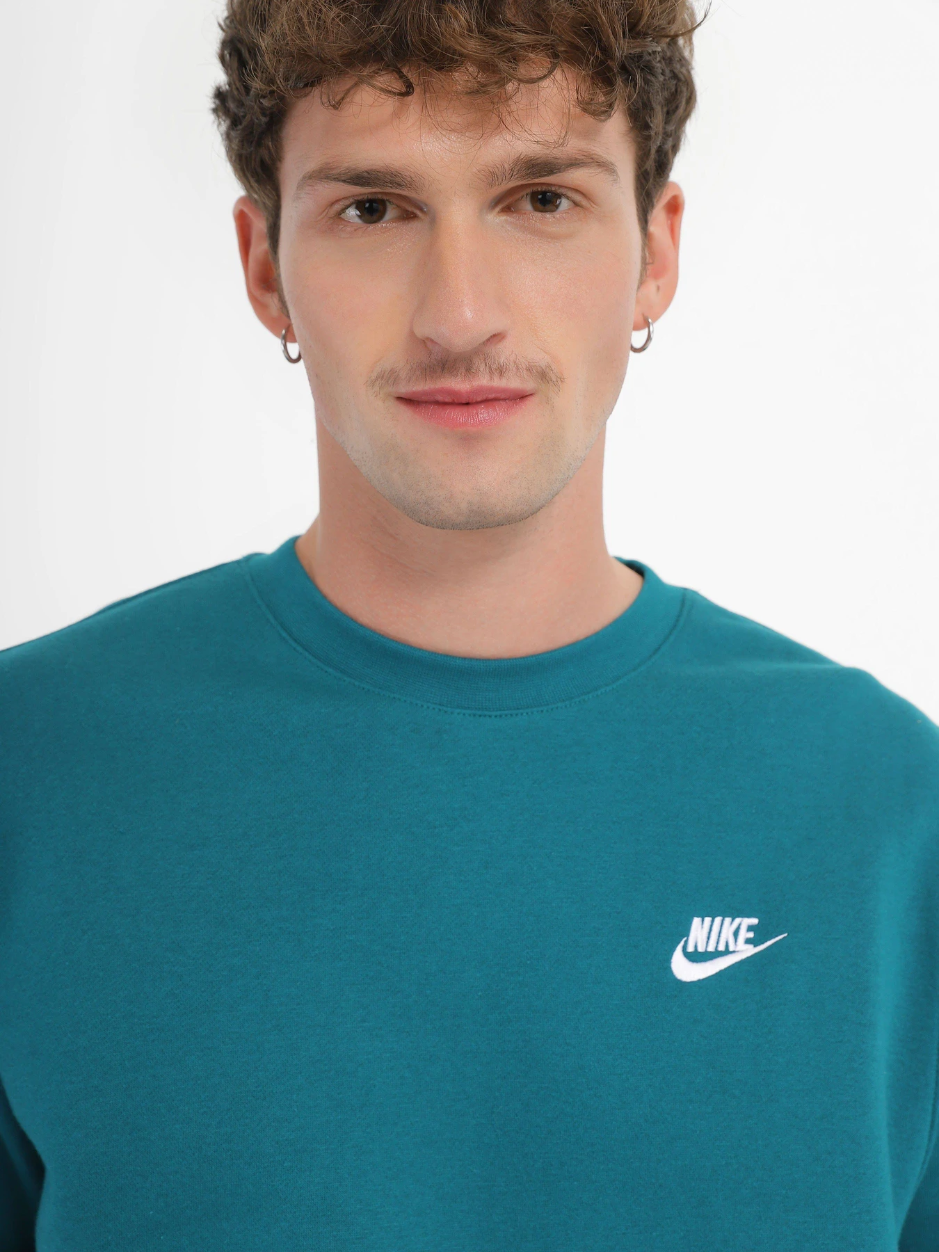 Худі та світшоти NIKE Sportswear Club Fleece модель BV2662-381 Худі та світшоти NIKE Sportswear Club Fleece модель BV2662-381 Фото
