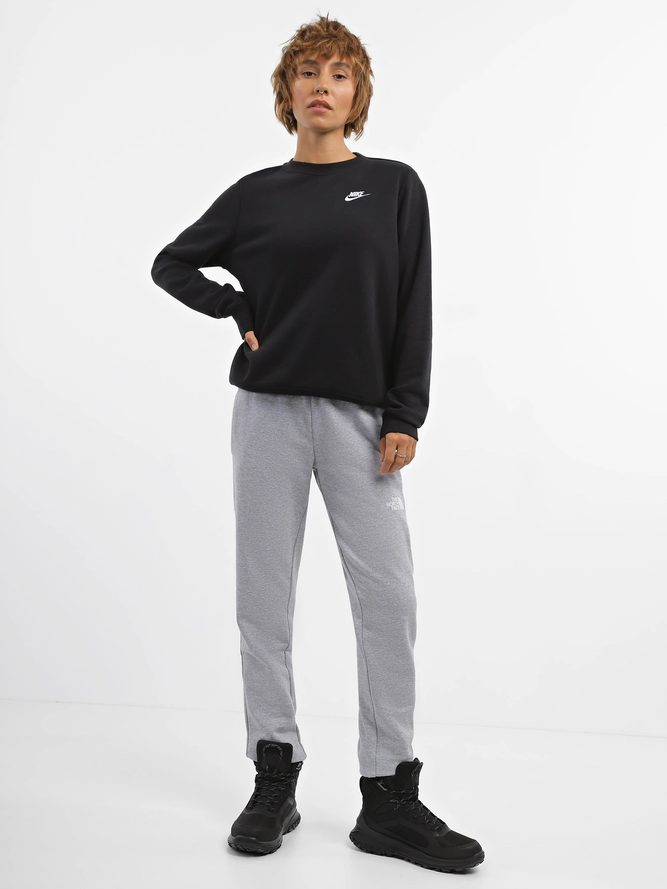 Худи и свитшоты NIKE Sportswear Club Fleece Crewneck модель DQ5473-010 Худи и свитшоты NIKE Sportswear Club Fleece Crewneck модель DQ5473-010 Фото