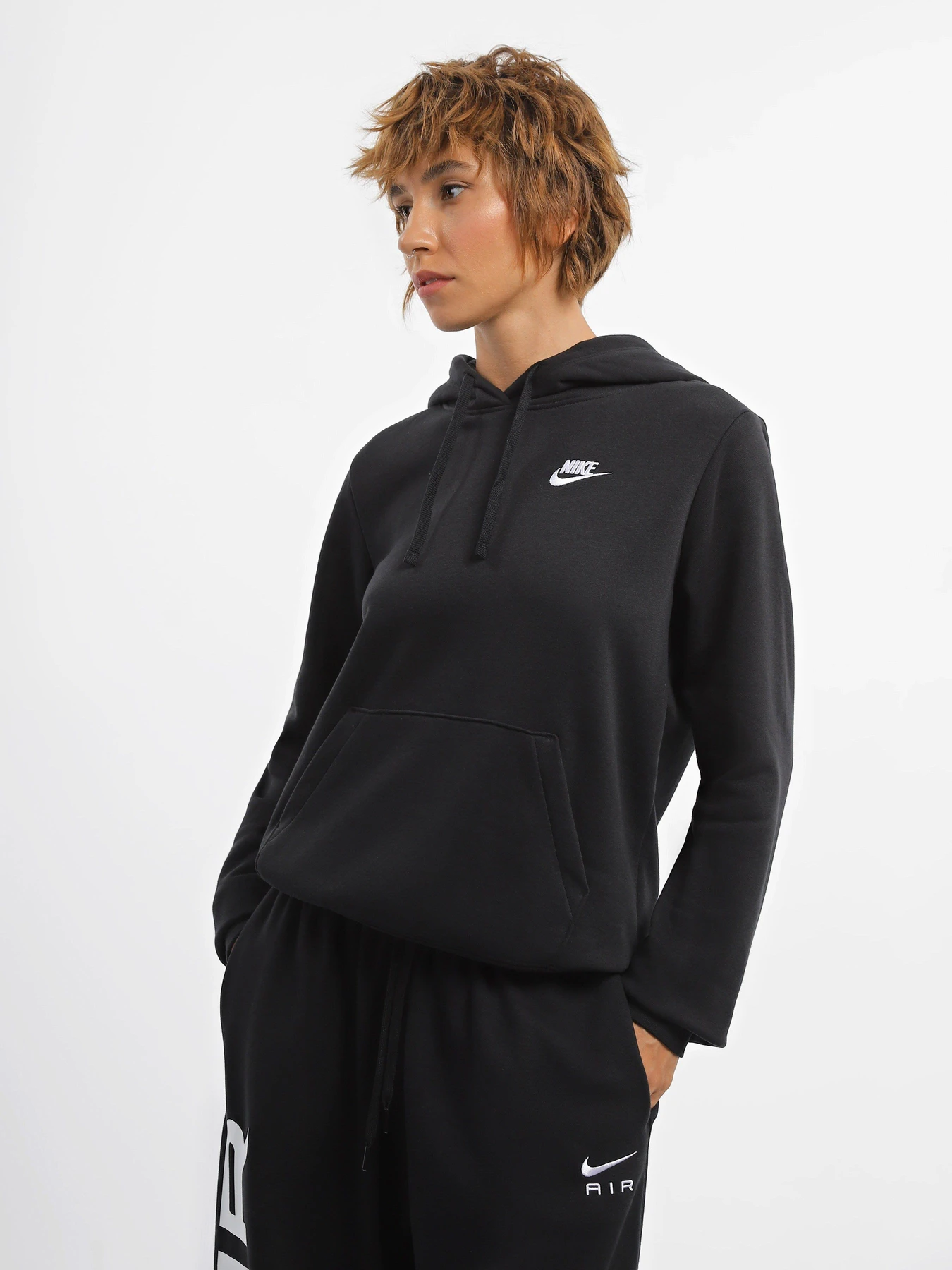Худі та світшоти NIKE Sportswear Club Fleece модель DQ5793-010 Худі та світшоти NIKE Sportswear Club Fleece модель DQ5793-010 Фото