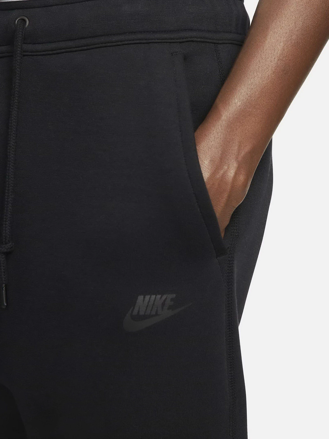 Брюки NIKE SPORTSWEAR TECH FLEECE модель FB8002-010 Фото