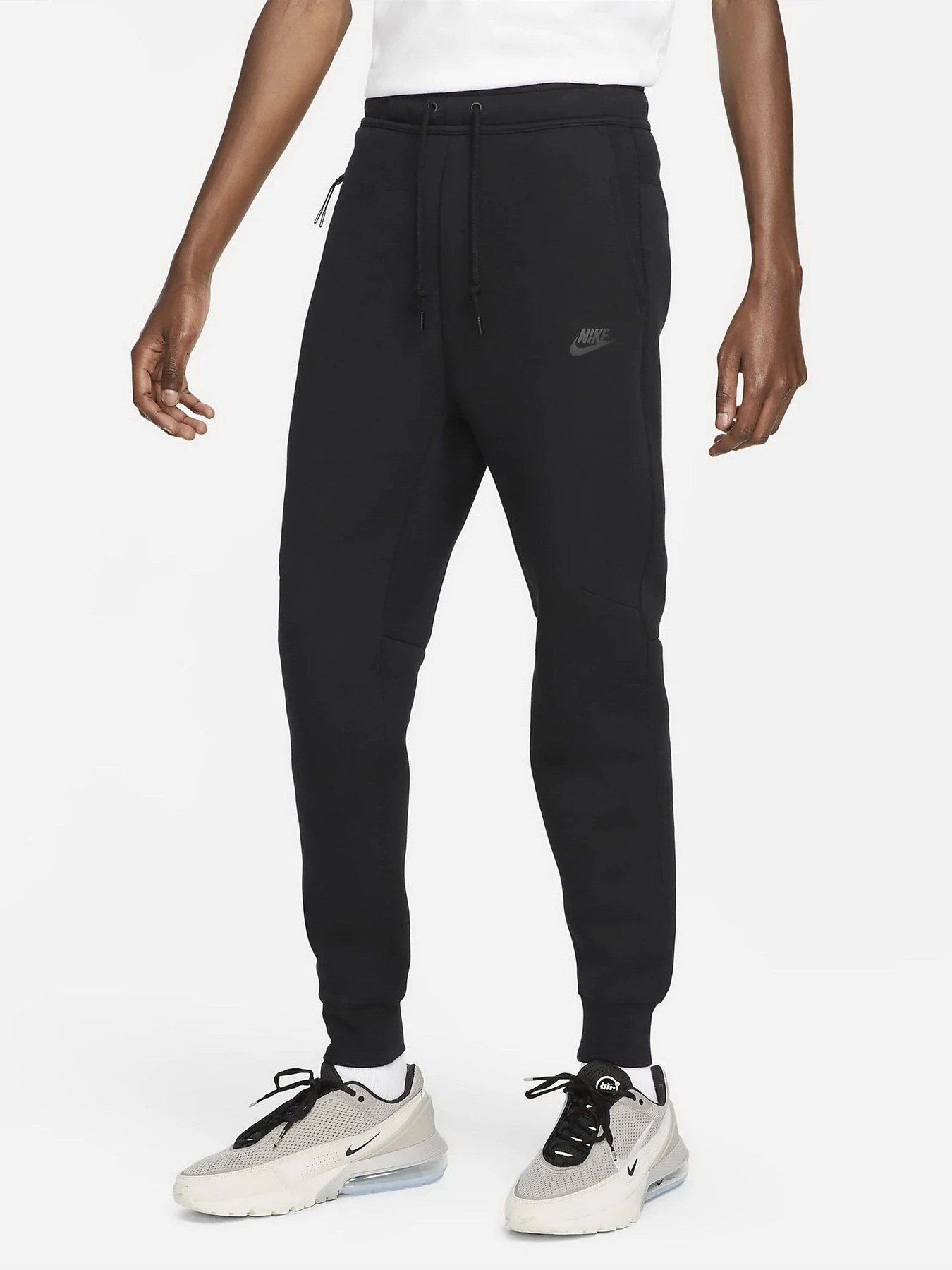 Брюки NIKE SPORTSWEAR TECH FLEECE модель FB8002-010 Фото