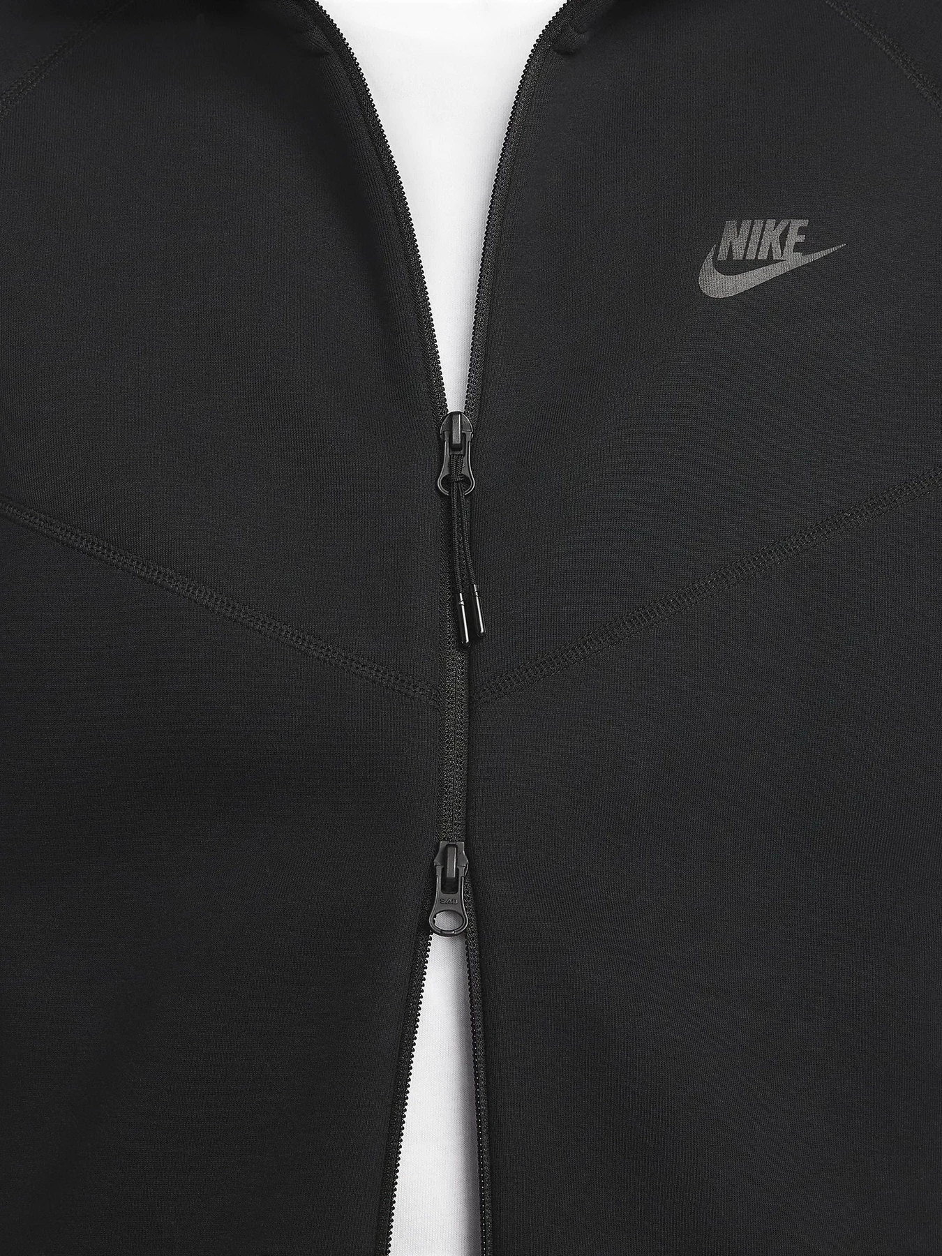 Худі та світшоти NIKE SPORTSWEAR TECH FLEECE WINDRUN модель FB7921-010 Худі та світшоти NIKE SPORTSWEAR TECH FLEECE WINDRUN модель FB7921-010 Фото