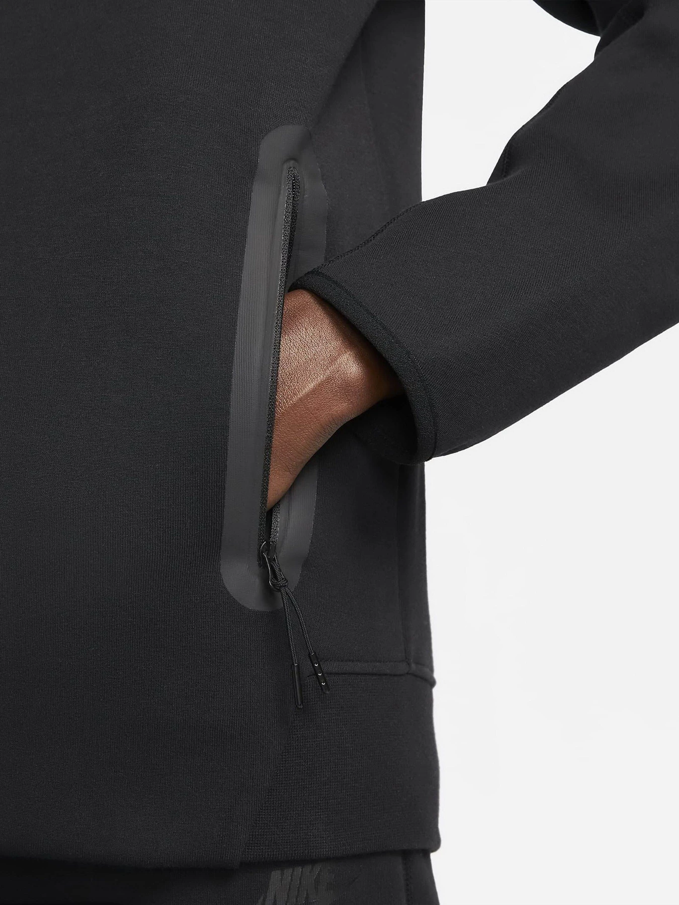 Худі та світшоти NIKE SPORTSWEAR TECH FLEECE WINDRUN модель FB7921-010 Худі та світшоти NIKE SPORTSWEAR TECH FLEECE WINDRUN модель FB7921-010 Фото