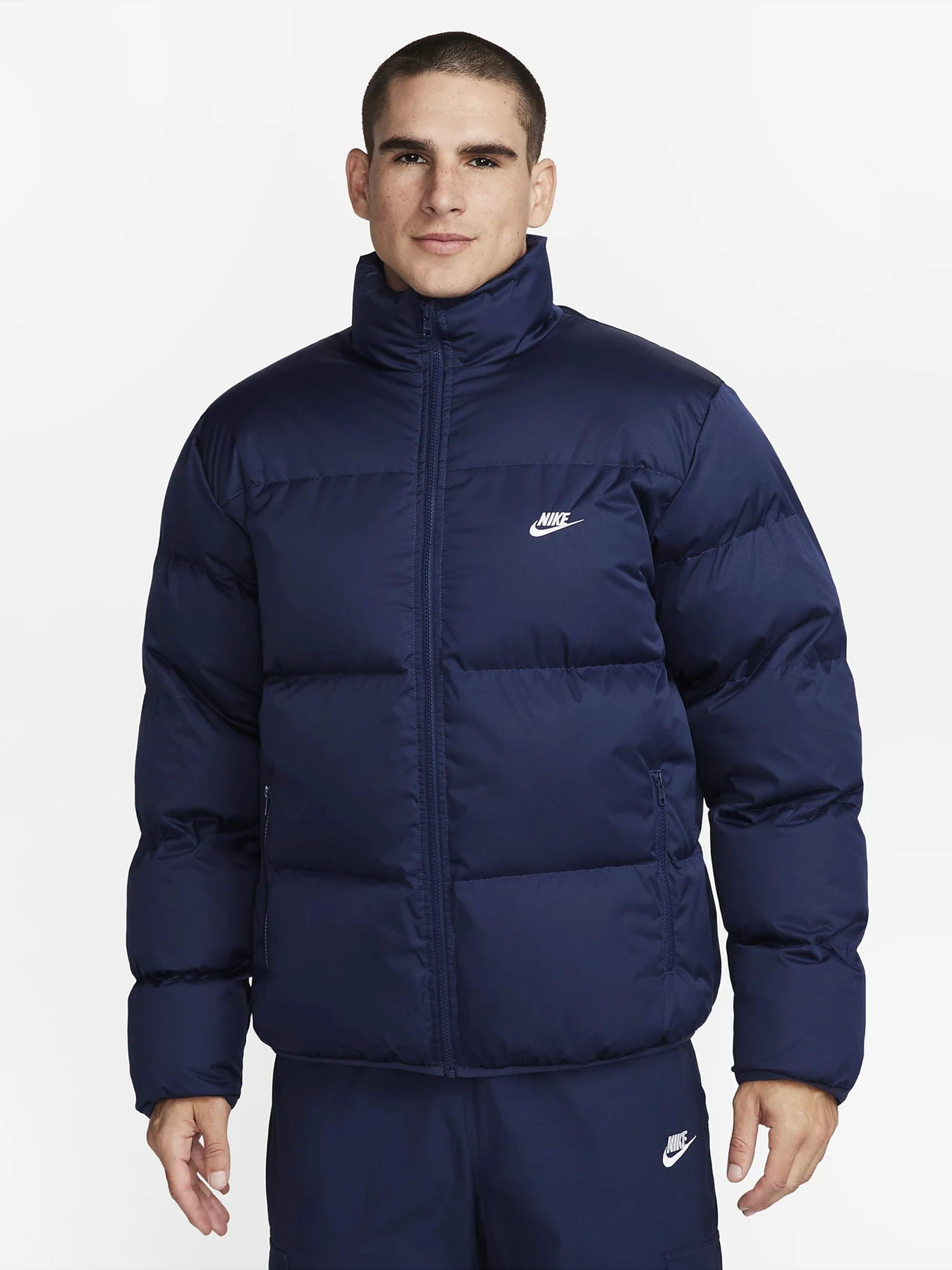 Куртки та дублянки NIKE Sportswear Club Puffer модель FB7368-410 Куртки та дублянки NIKE Sportswear Club Puffer модель FB7368-410 Фото