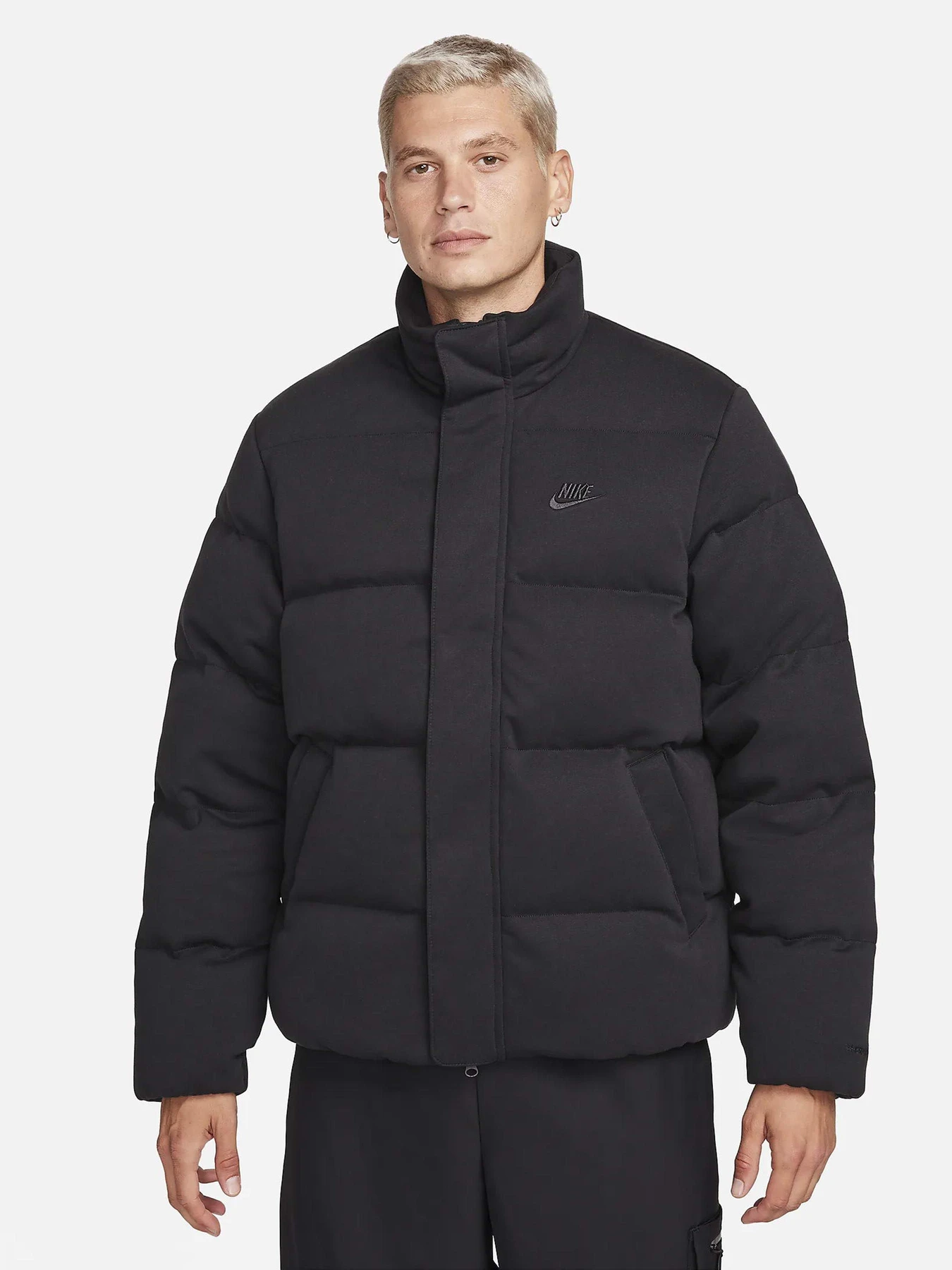 Куртки и дубленки NIKE Sportswear Oversized Puffer модель FB7854-010 Куртки и дубленки NIKE Sportswear Oversized Puffer модель FB7854-010 Фото