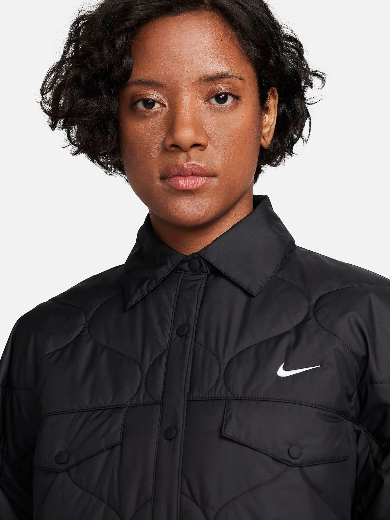 Куртки и дубленки NIKE Sportswear Essential модель FB8732-010 Куртки и дубленки NIKE Sportswear Essential модель FB8732-010 Фото