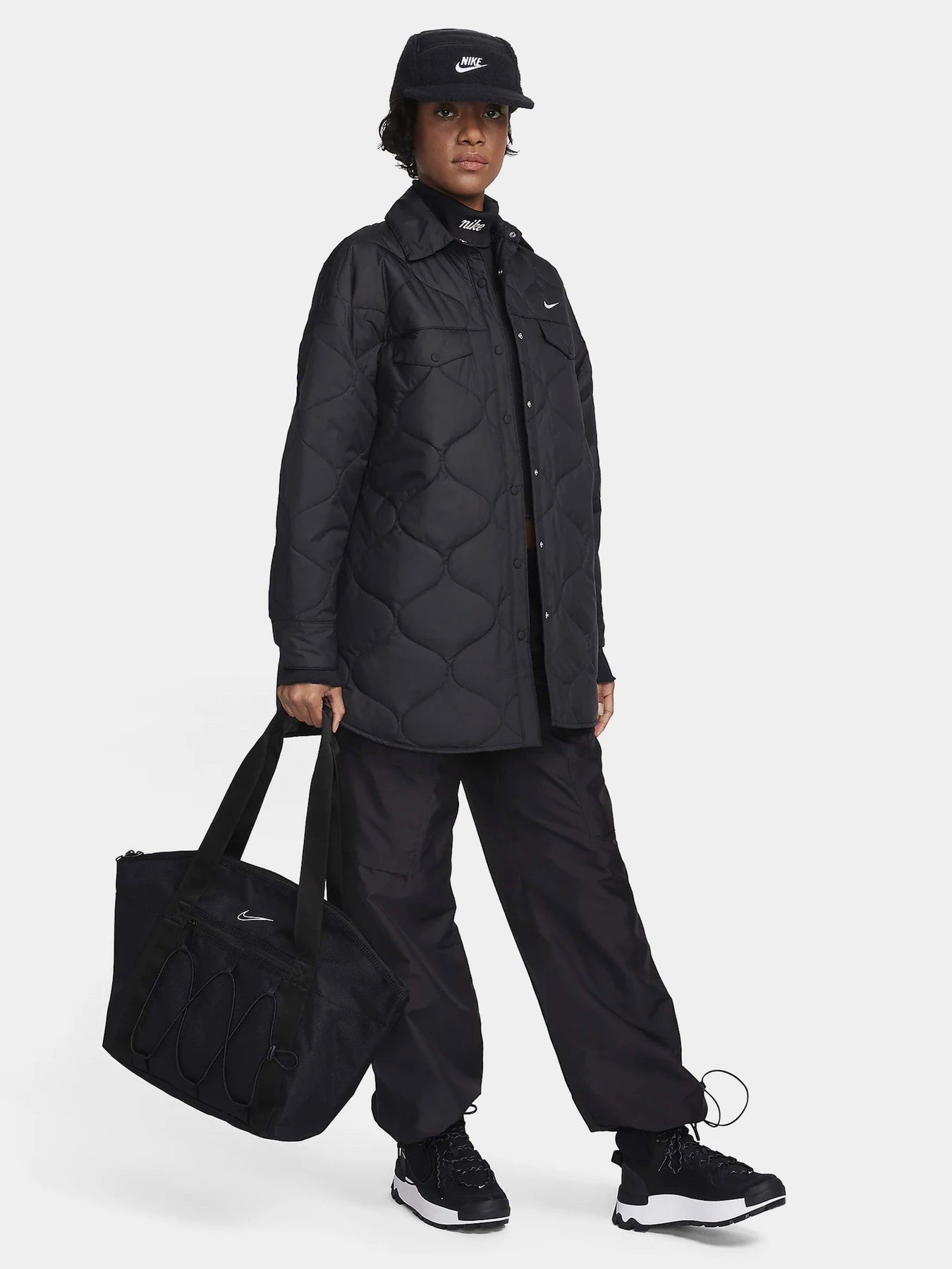 Куртки и дубленки NIKE Sportswear Essential модель FB8732-010 Куртки и дубленки NIKE Sportswear Essential модель FB8732-010 Фото