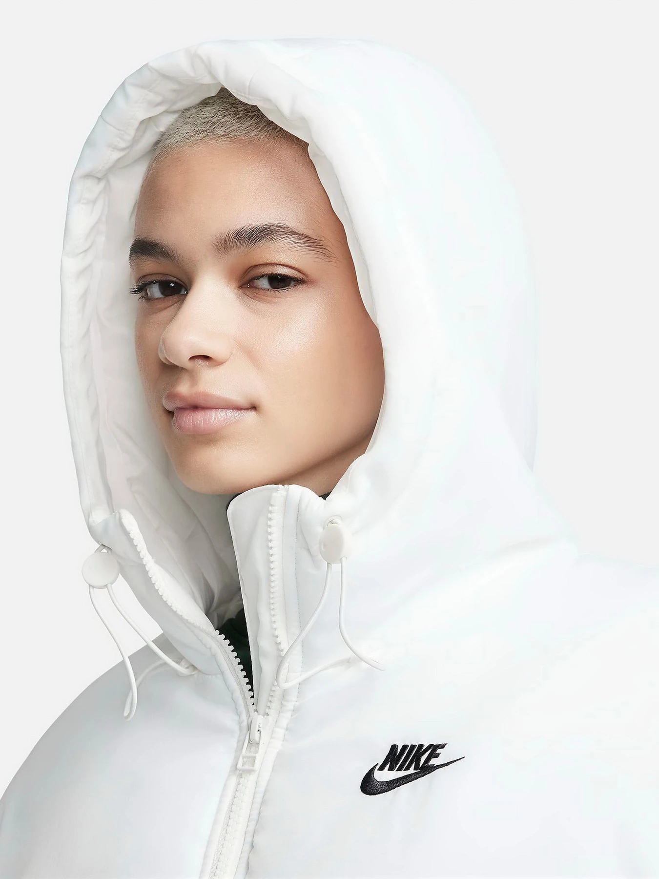 Куртки и дубленки NIKE Sportswear Classic Puffer модель FB7675-133 Куртки и дубленки NIKE Sportswear Classic Puffer модель FB7675-133 Фото