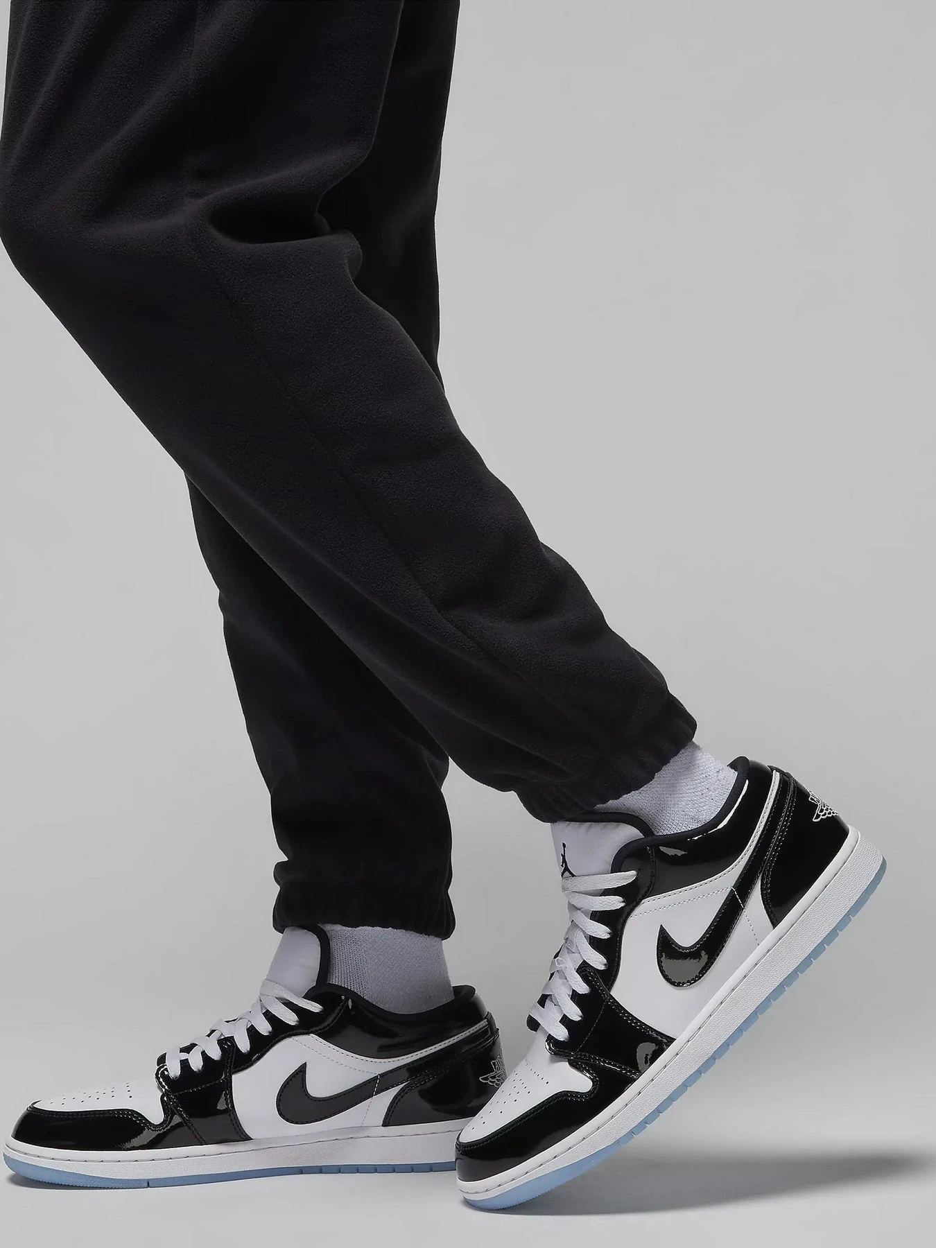 Штани NIKE Air Jordan Essentials Fleece Winter модель FD7531-010 Штани NIKE Air Jordan Essentials Fleece Winter модель FD7531-010 Фото