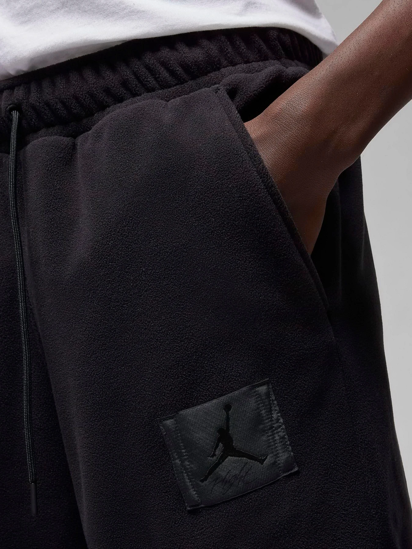 Штани NIKE Air Jordan Essentials Fleece Winter модель FD7531-010 Штани NIKE Air Jordan Essentials Fleece Winter модель FD7531-010 Фото