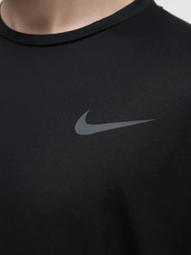 Футболки і поло NIKE PRO DRI-FIT модель CZ1181-011 Фото