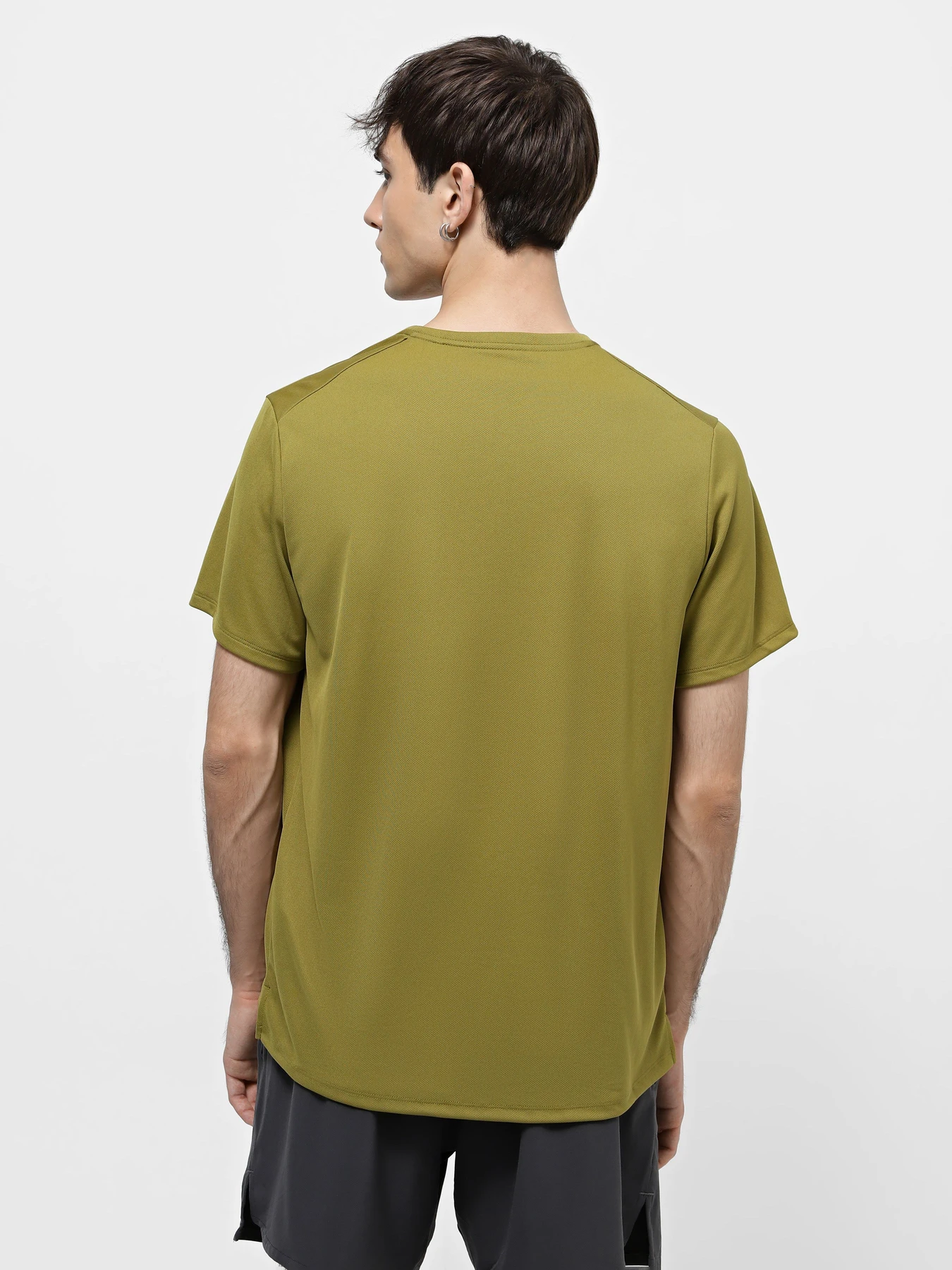 Футболки і поло NIKE DRI-FIT UV MILER модель DV9315-307 Фото