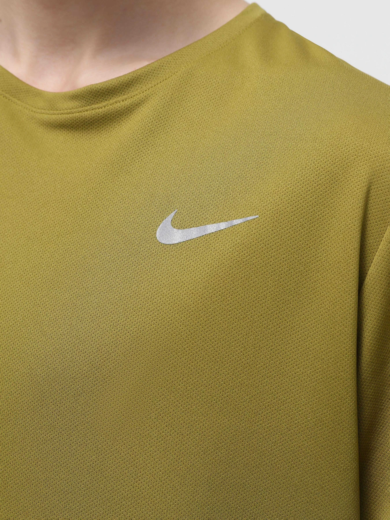 Футболки і поло NIKE DRI-FIT UV MILER модель DV9315-307 Фото