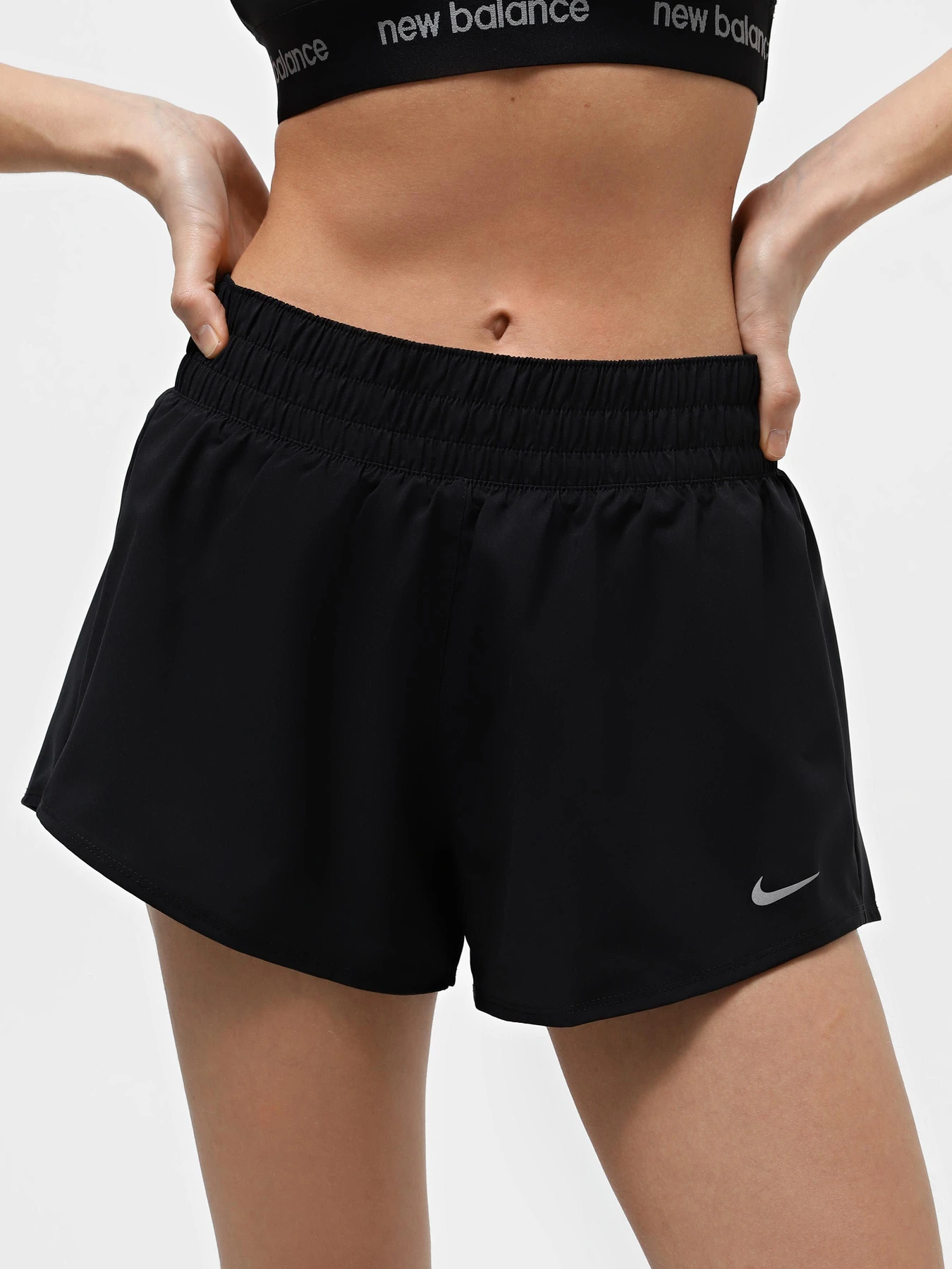 Шорти NIKE ONE модель DX6010-010 Шорти NIKE ONE модель DX6010-010 Фото