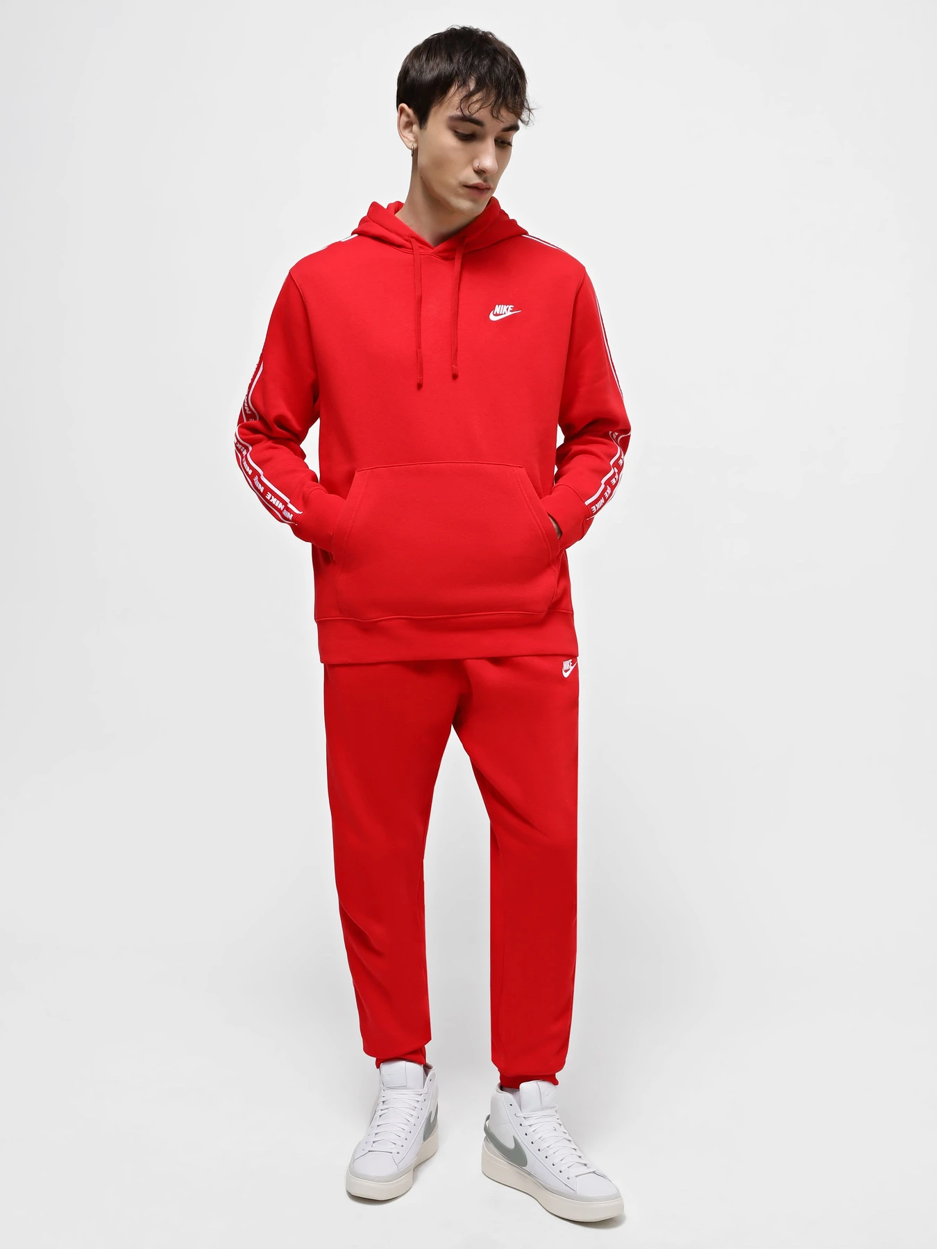 Костюми NIKE CLUB FLEECE GRAPHIC HOODED модель FB7296-657 Костюми NIKE CLUB FLEECE GRAPHIC HOODED модель FB7296-657 Фото
