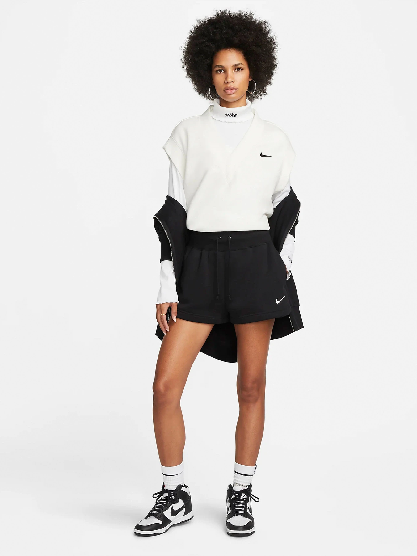 Шорты NIKE NSW PHOENIX FLEECE HIGH-RISE модель FD1409-010 Фото