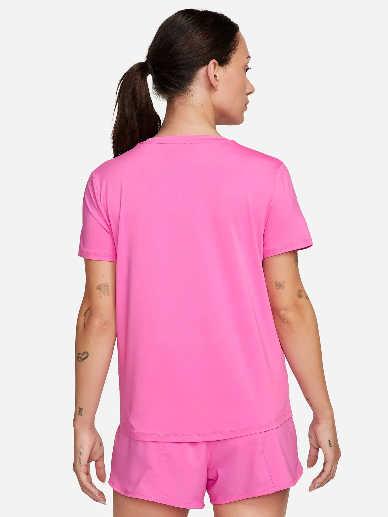 Футболки і поло NIKE ONE CLASSIC DF SS модель FN2798-675 Футболки і поло NIKE ONE CLASSIC DF SS модель FN2798-675 Фото
