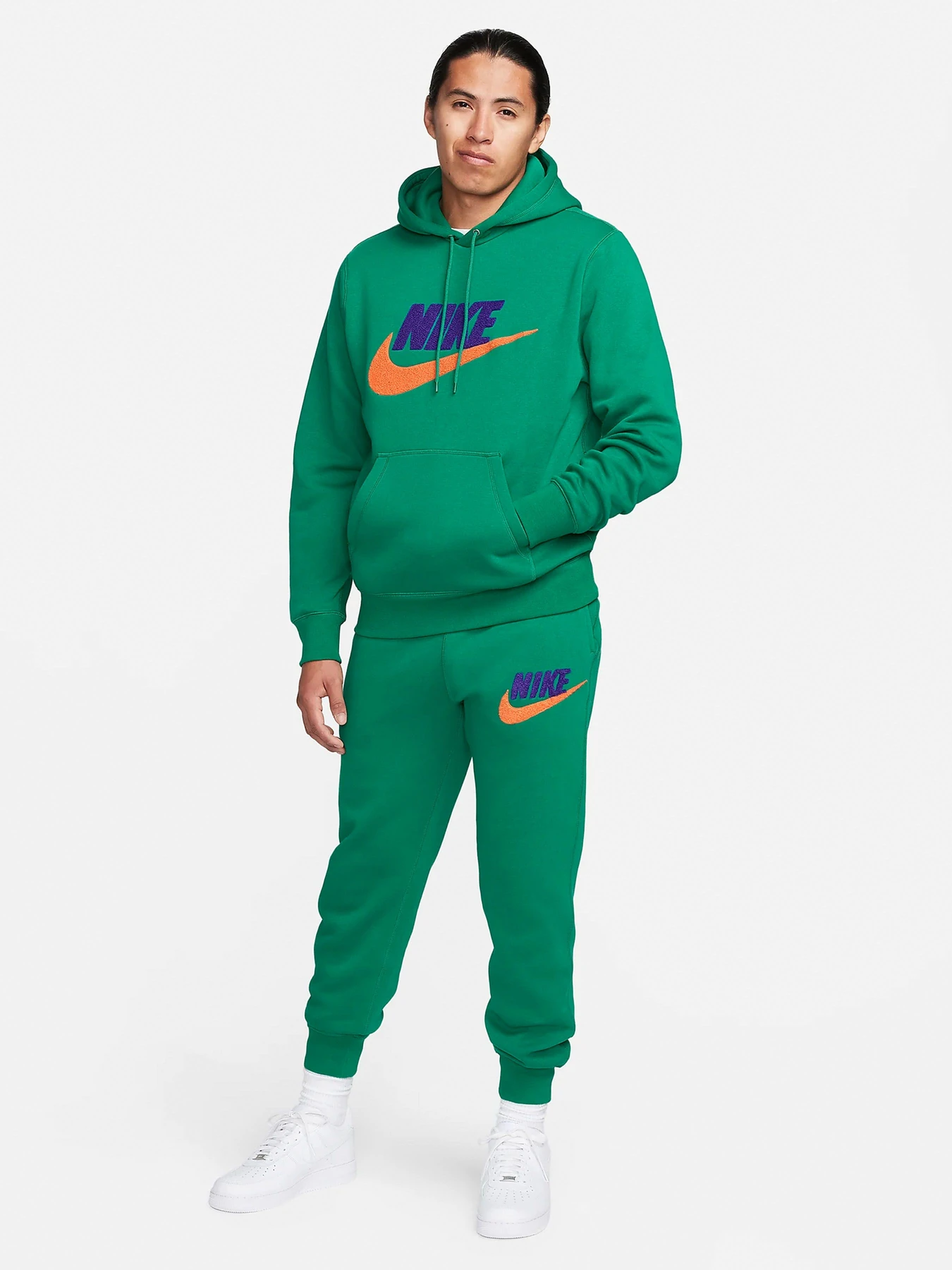 Худи и свитшоты NIKE ESSENTIAL CLUB BASKETBALL модель FN3104-365 Фото
